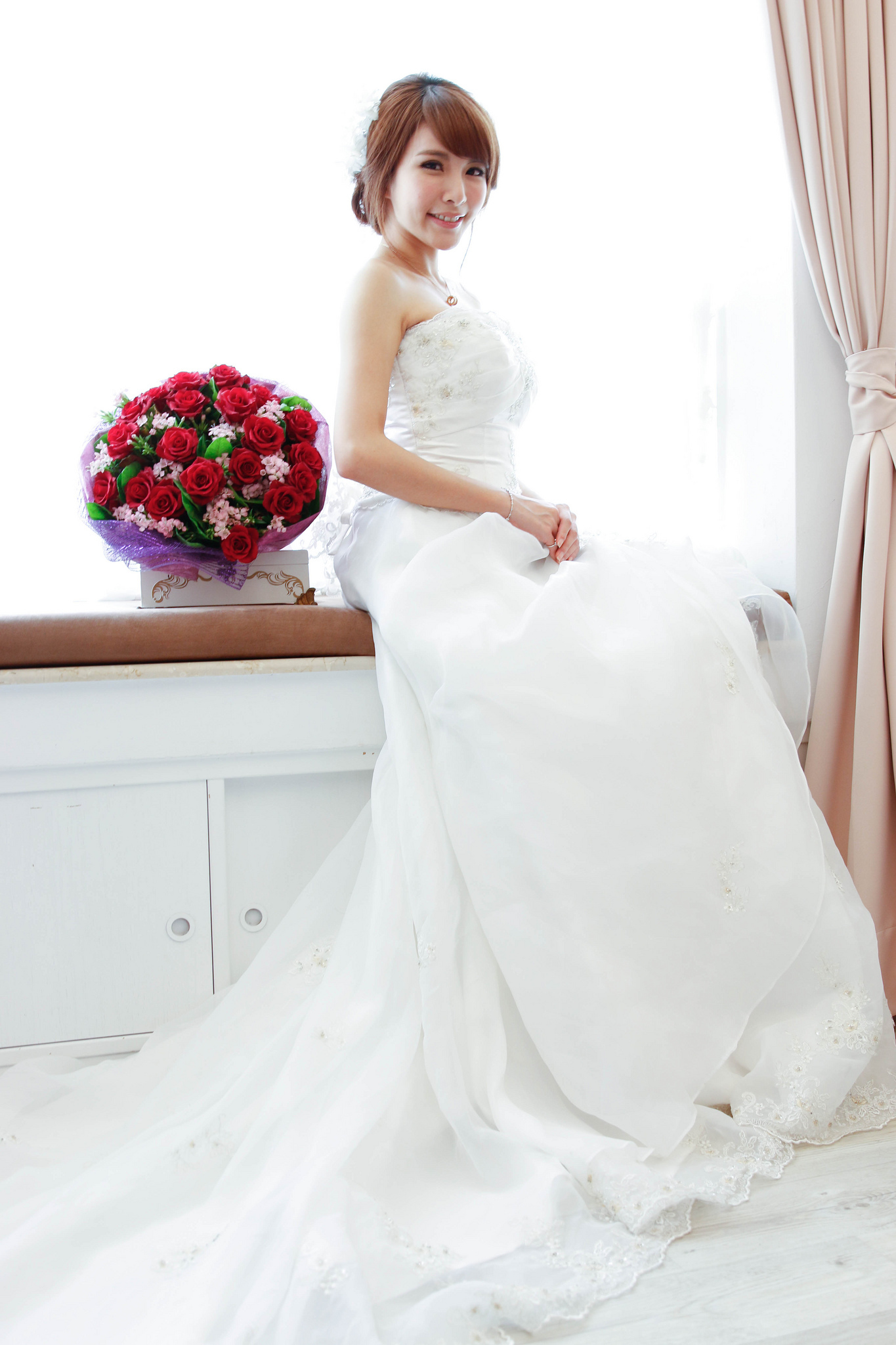 [Beautyleg番外篇]2014-05-18 拉拉主题棚拍 唯美婚纱风