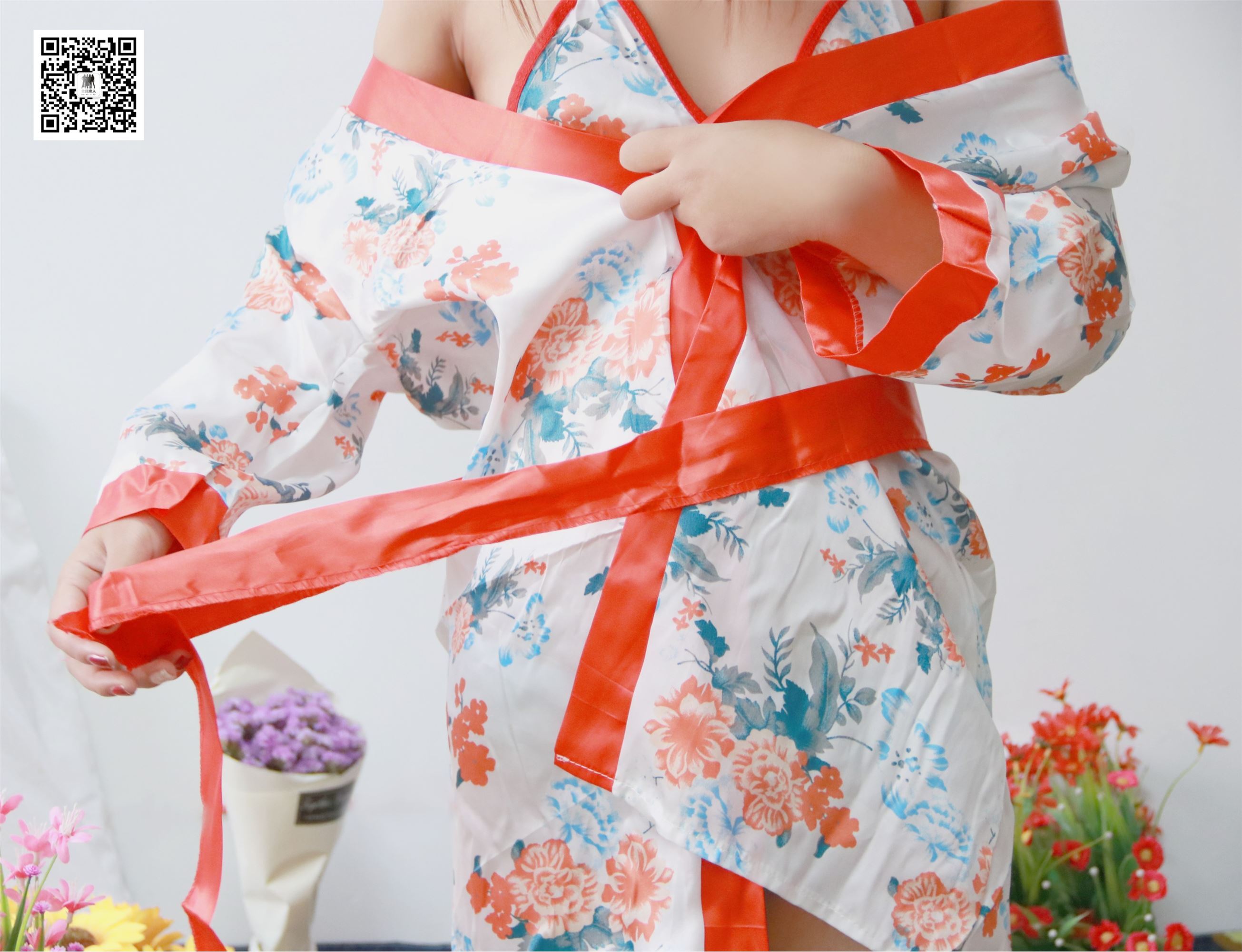 [全民丝影] 轻纱滑落肩头