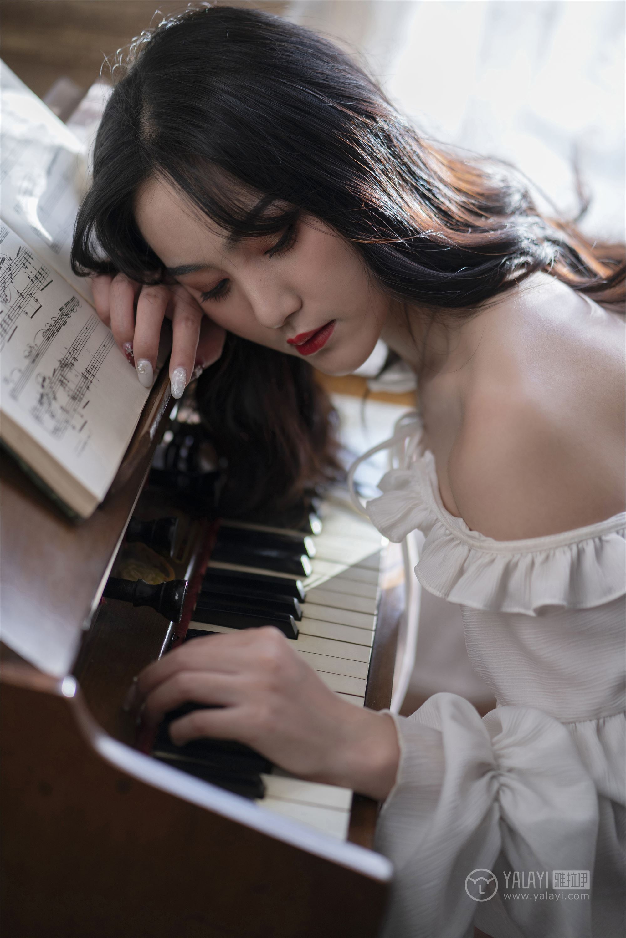 YALAYI雅拉伊 2019.01.16 No.168 画中伊人 项兴咏