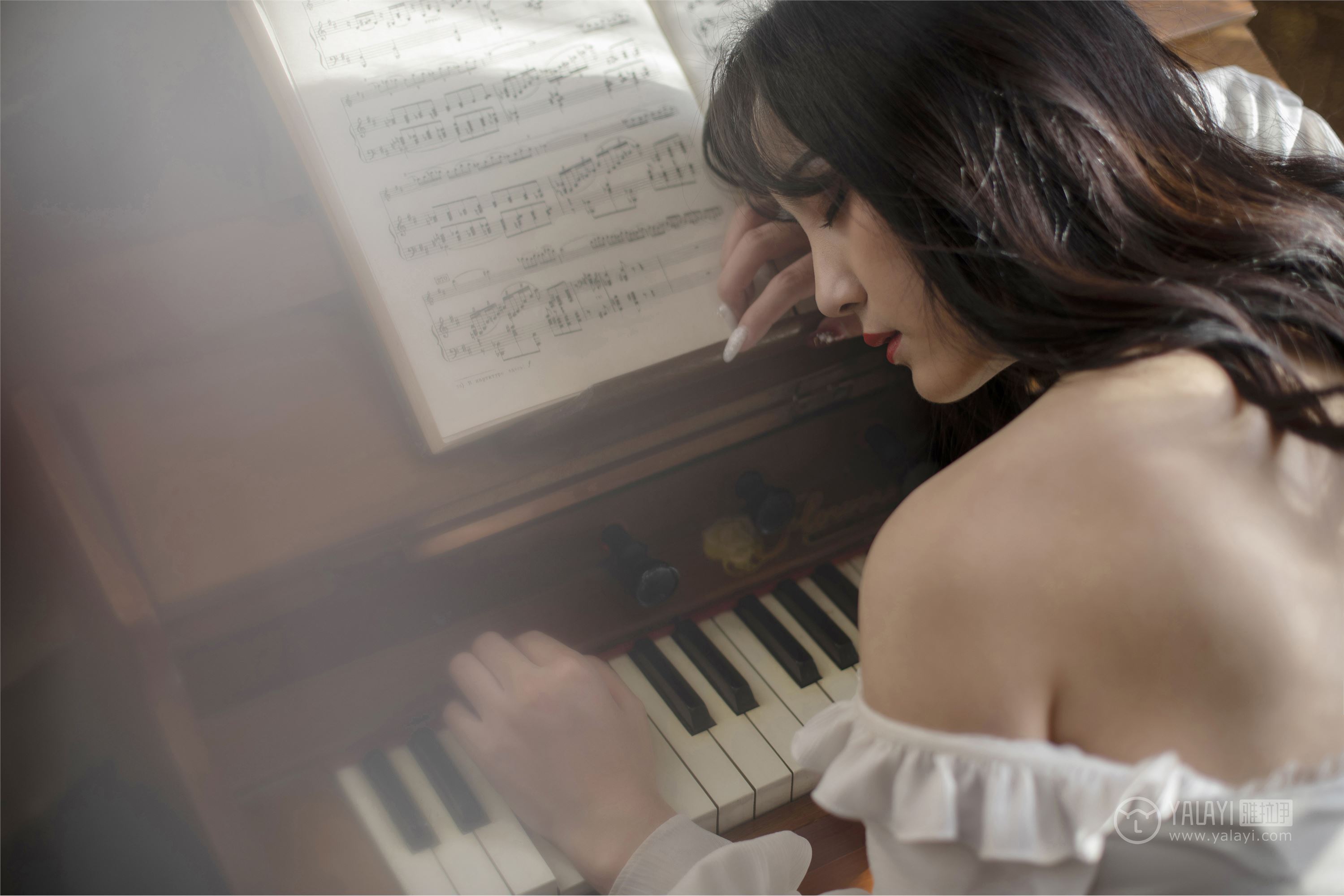 YALAYI雅拉伊 2019.01.16 No.168 画中伊人 项兴咏