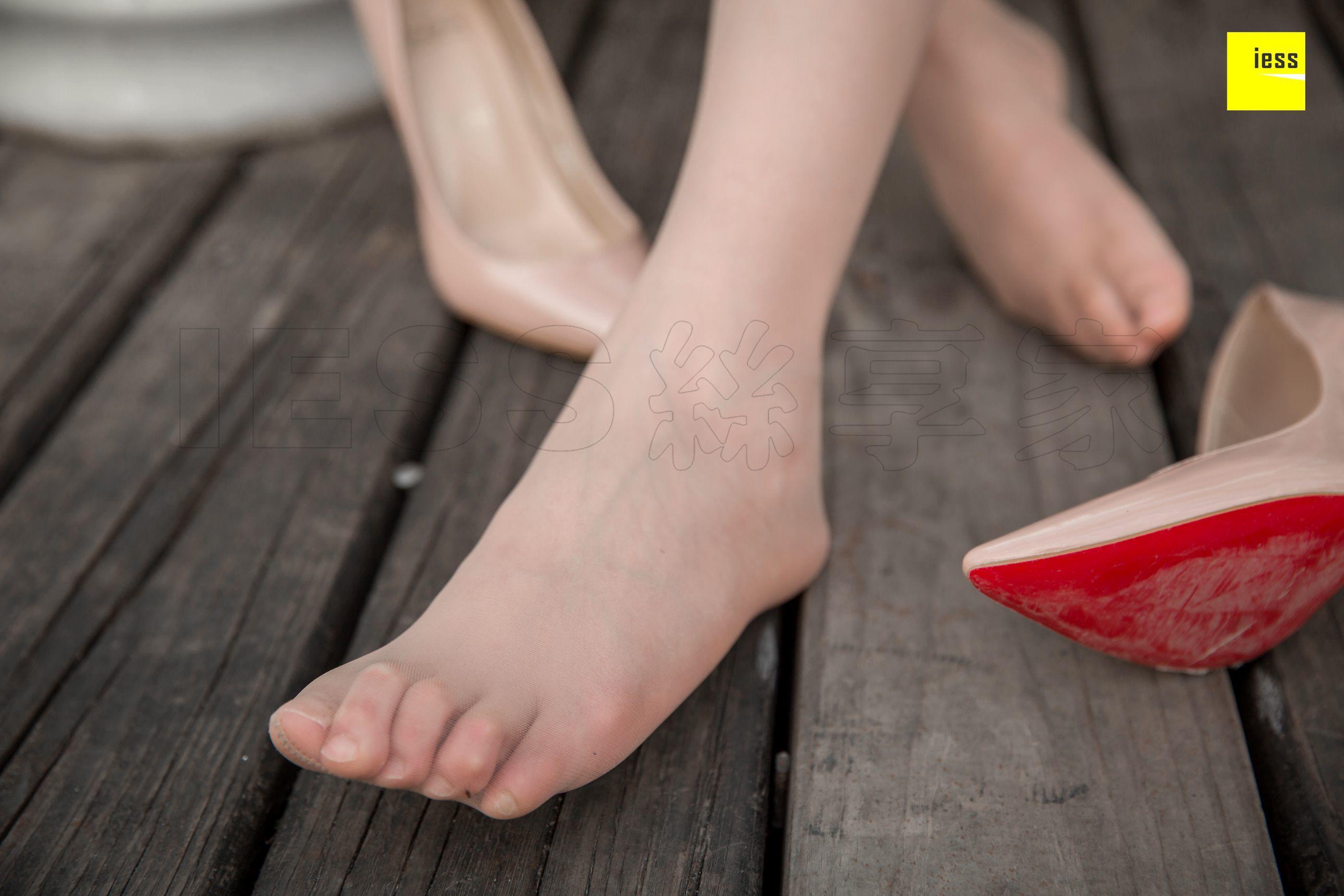 IESS异思趣向  2018.05.10 丝享家229：《九妹的裸色高跟之旅》九妹