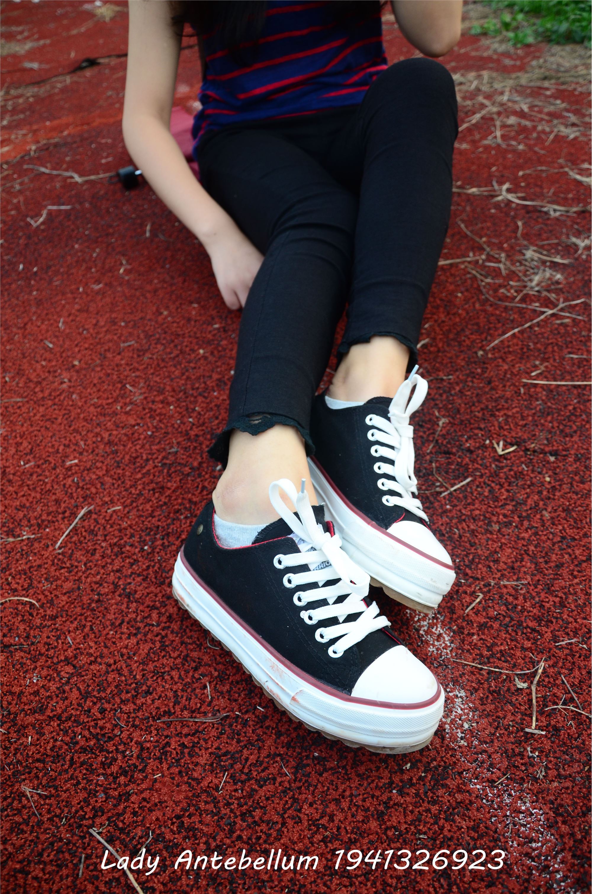 战前女神  恋足美腿棉袜女神级摄影套图 041