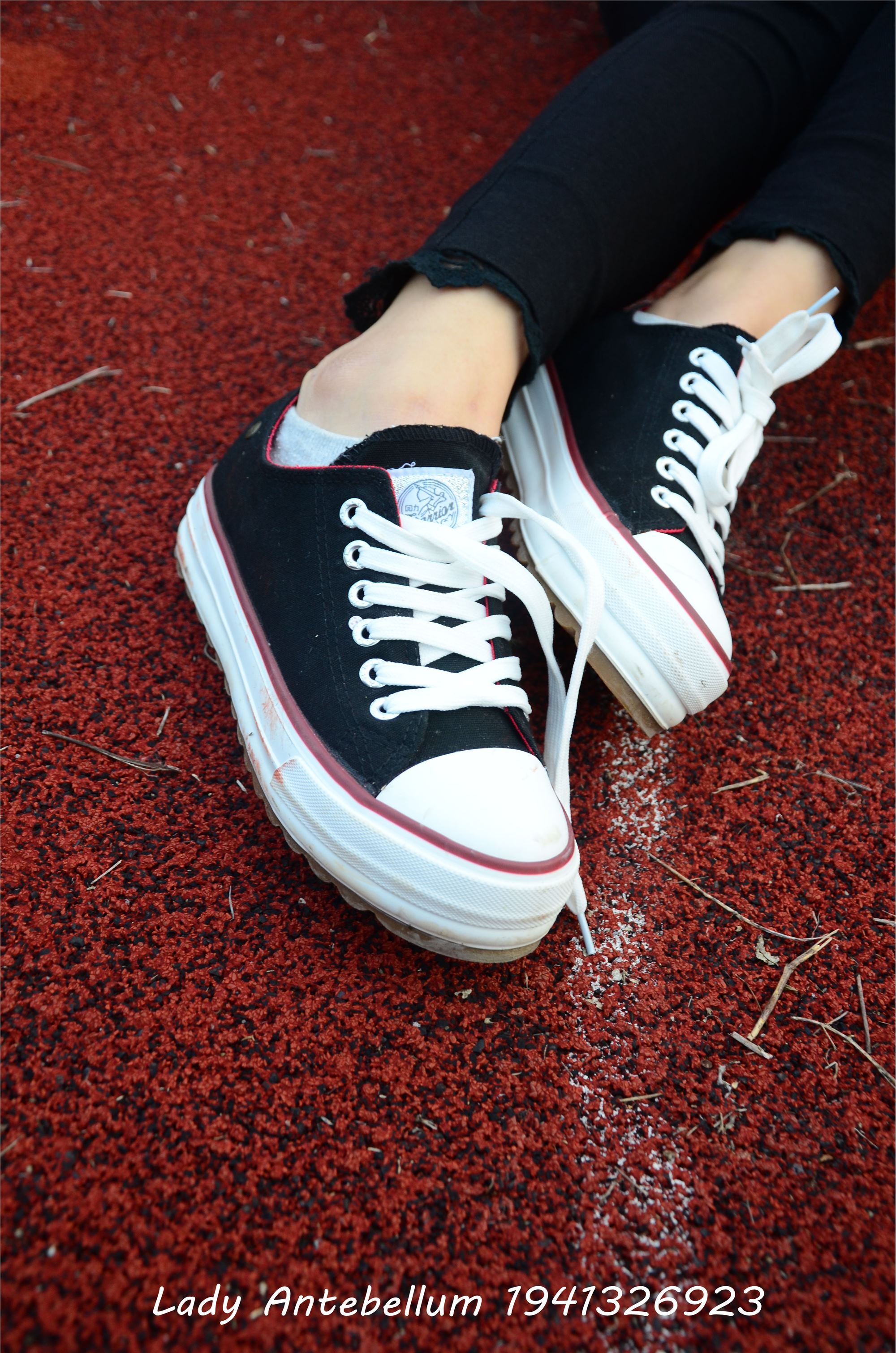 战前女神  恋足美腿棉袜女神级摄影套图 041