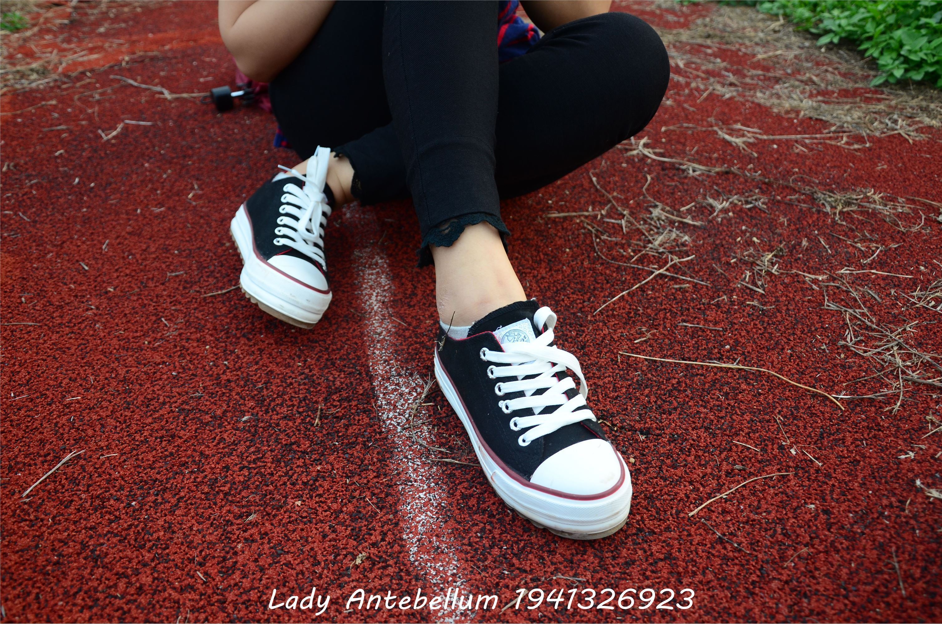 战前女神  恋足美腿棉袜女神级摄影套图 041