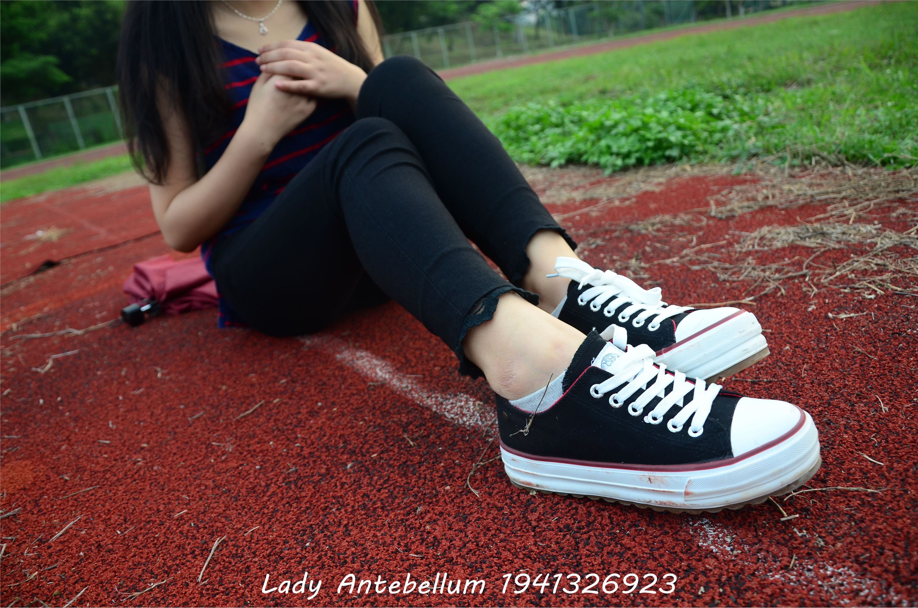 战前女神  恋足美腿棉袜女神级摄影套图 041