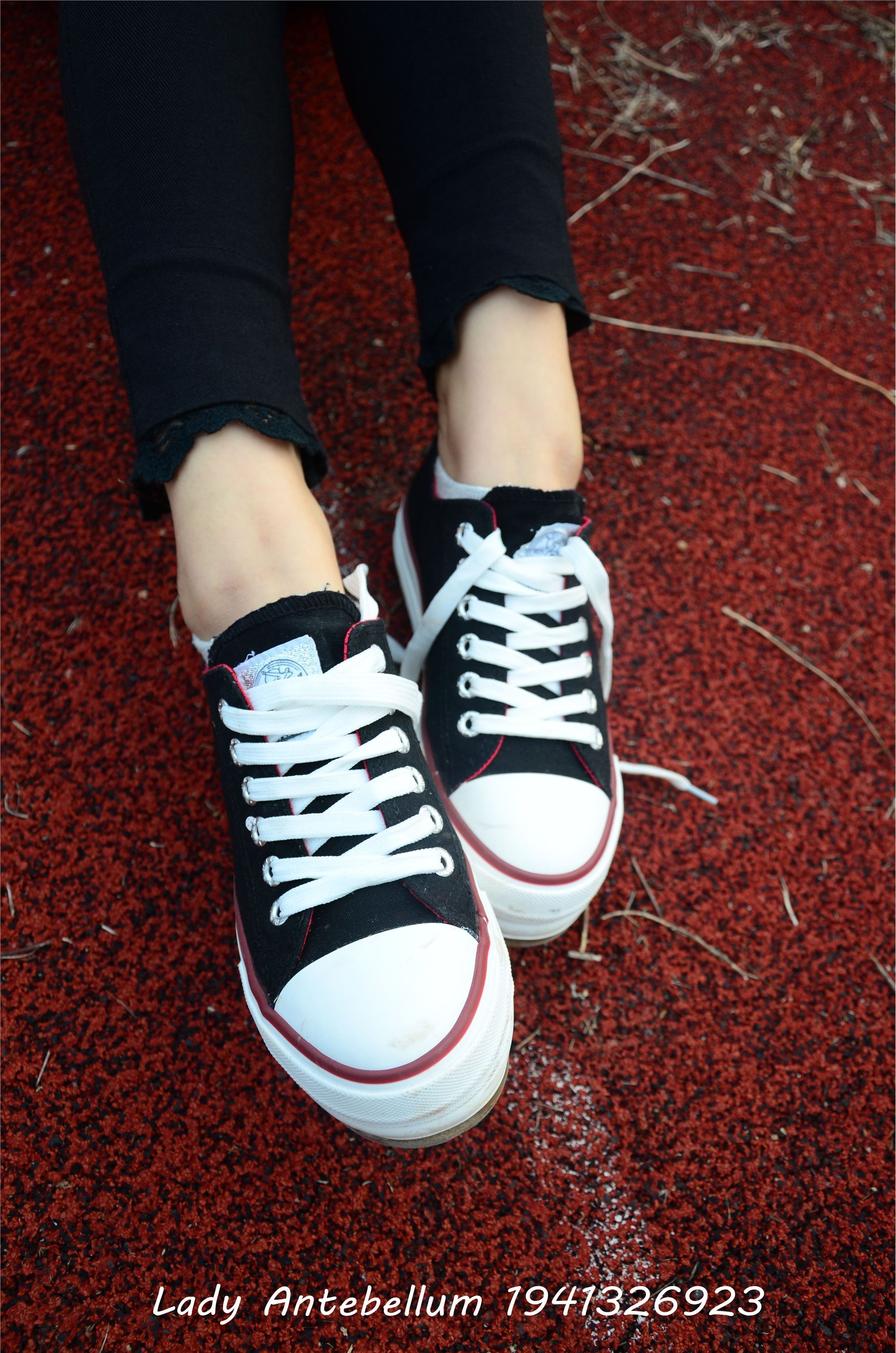 战前女神  恋足美腿棉袜女神级摄影套图 041