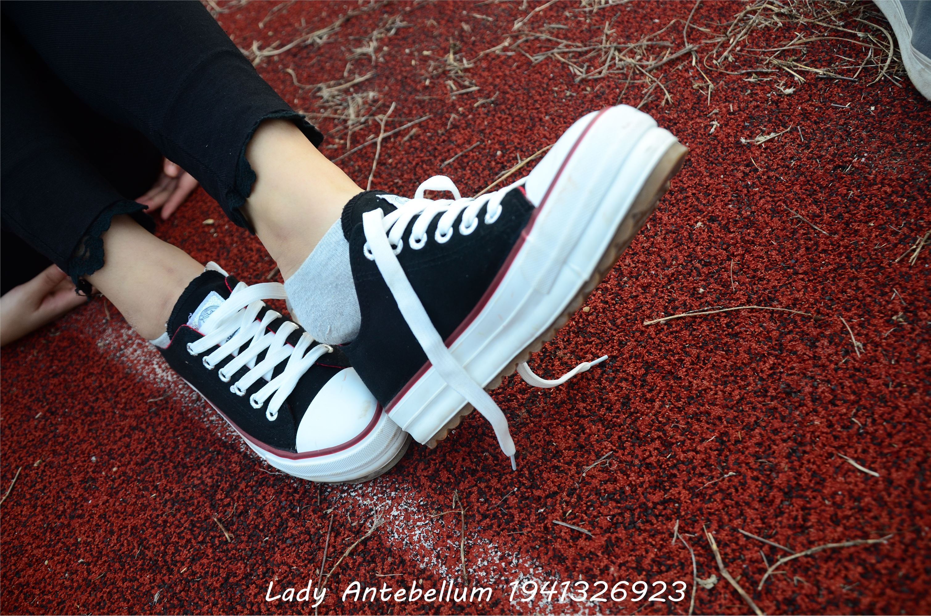 战前女神  恋足美腿棉袜女神级摄影套图 041