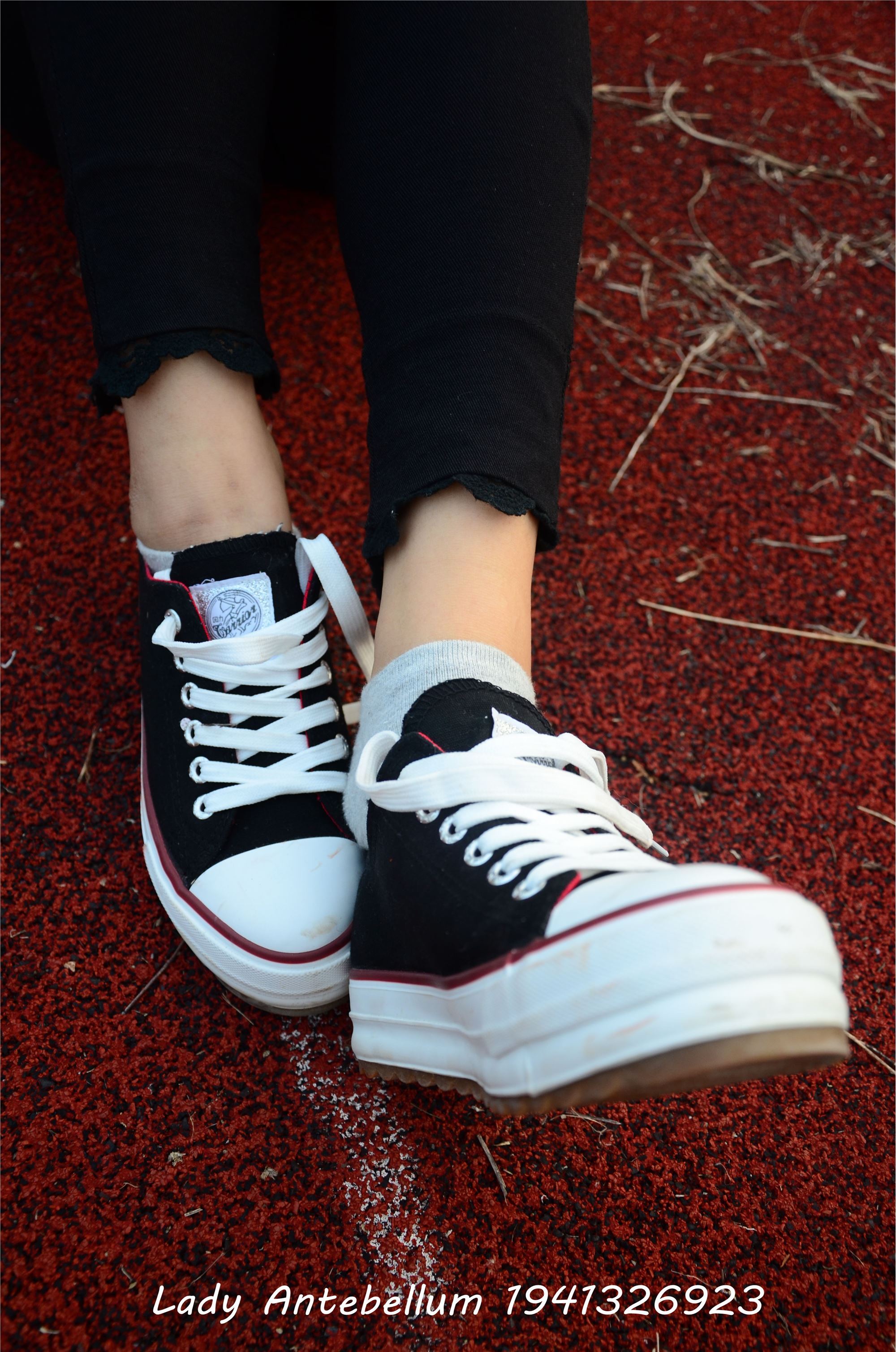 战前女神  恋足美腿棉袜女神级摄影套图 041