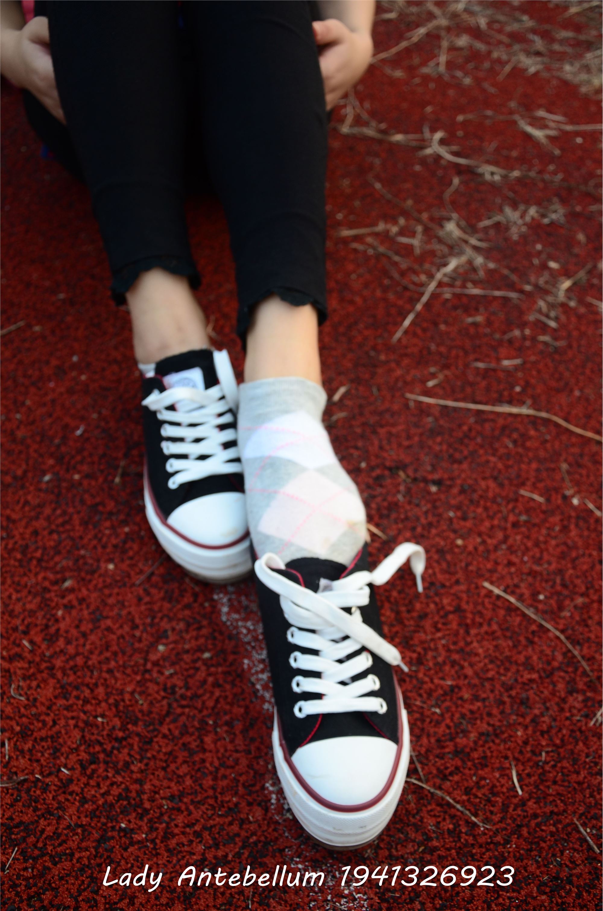 战前女神  恋足美腿棉袜女神级摄影套图 041