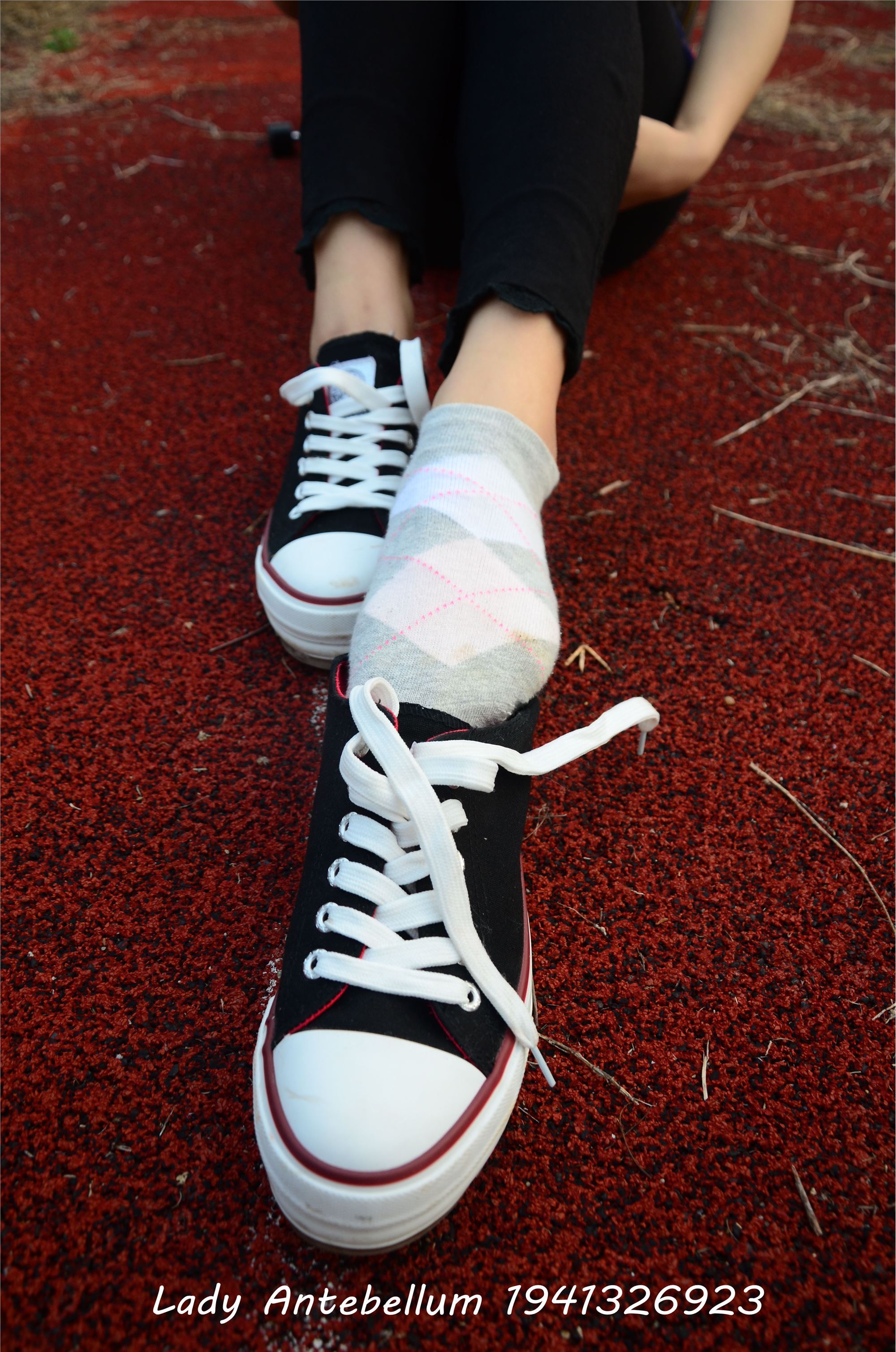 战前女神  恋足美腿棉袜女神级摄影套图 041