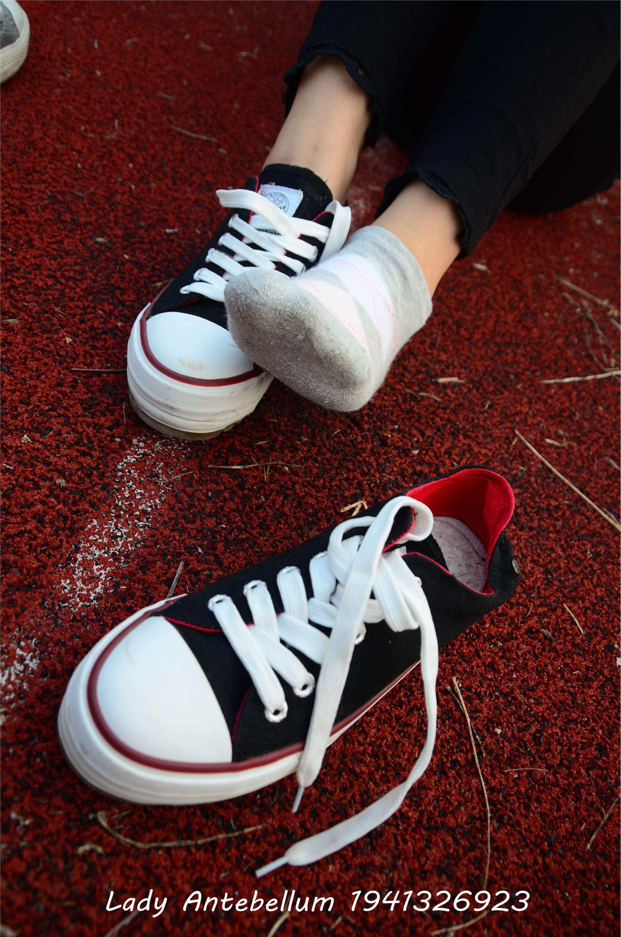 战前女神  恋足美腿棉袜女神级摄影套图 041