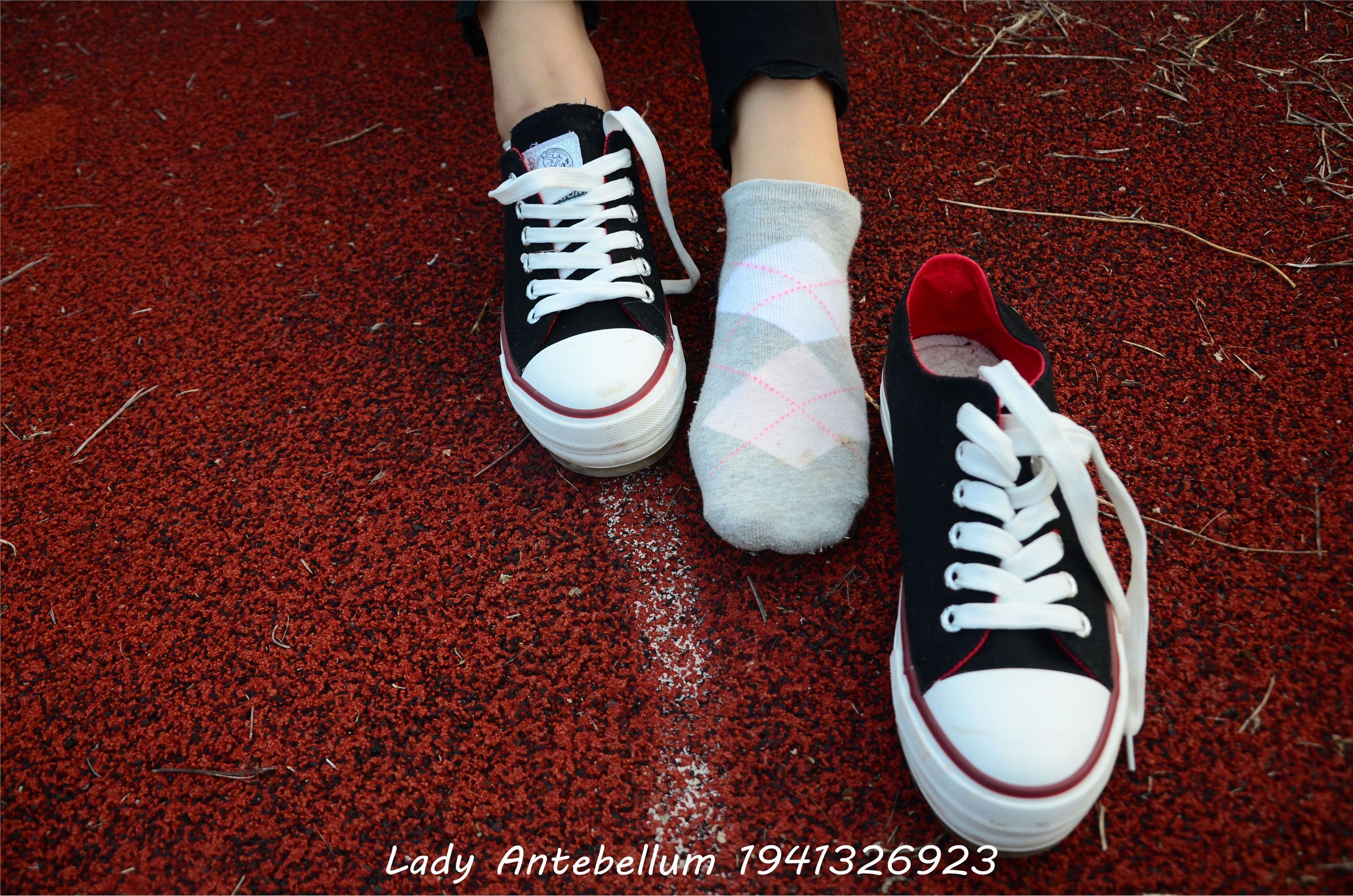 战前女神  恋足美腿棉袜女神级摄影套图 041