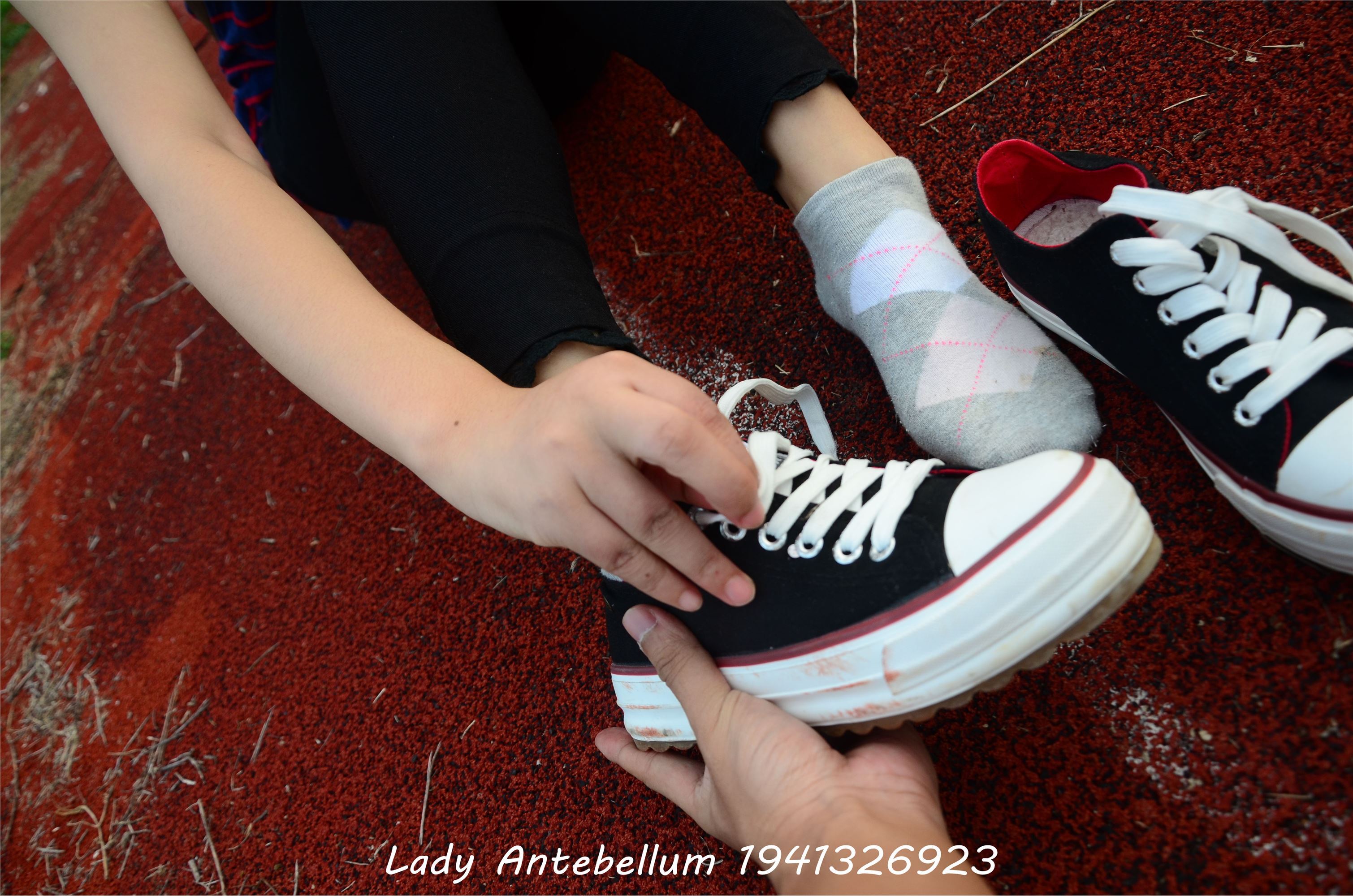 战前女神  恋足美腿棉袜女神级摄影套图 041