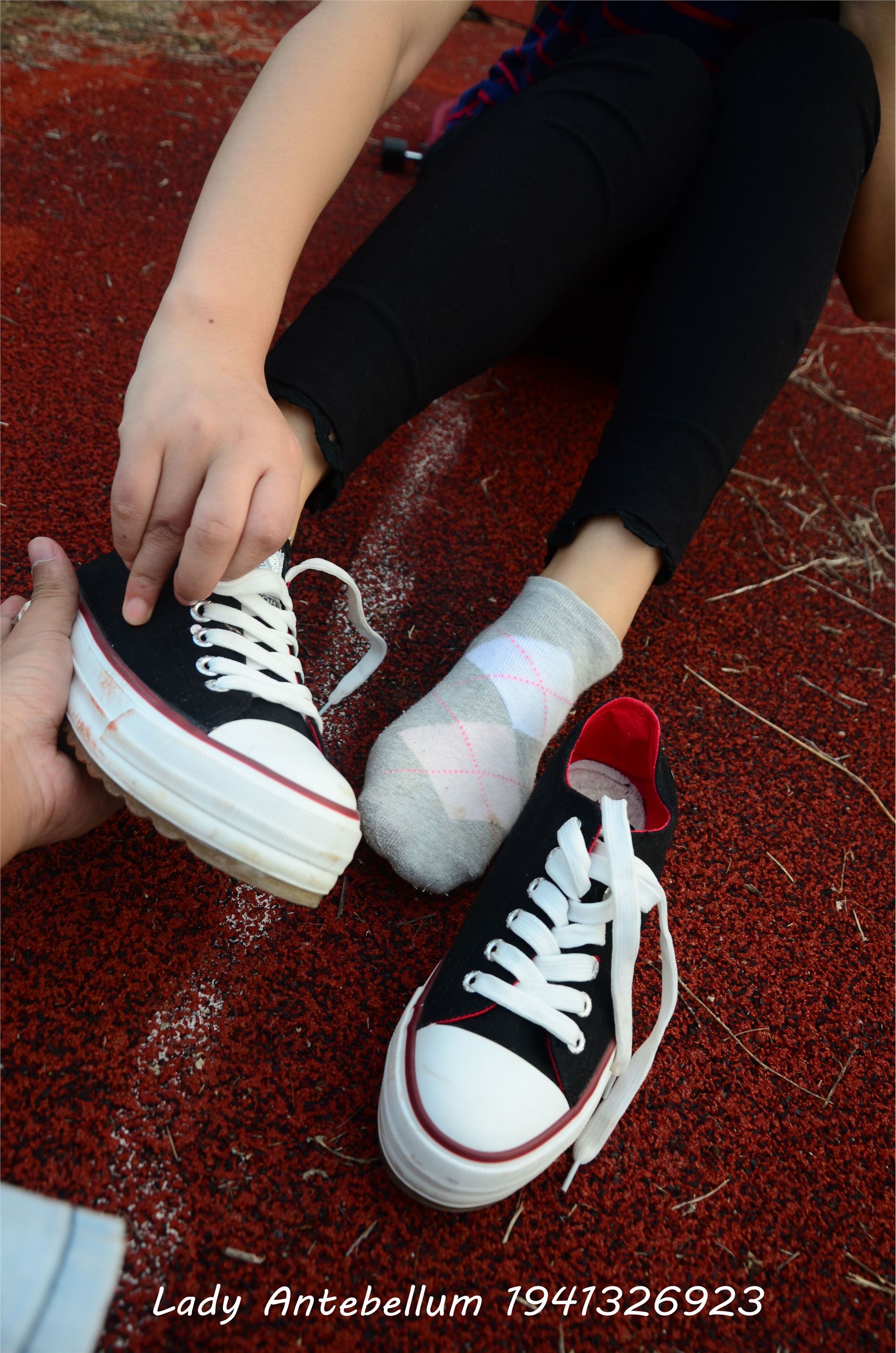 战前女神  恋足美腿棉袜女神级摄影套图 041