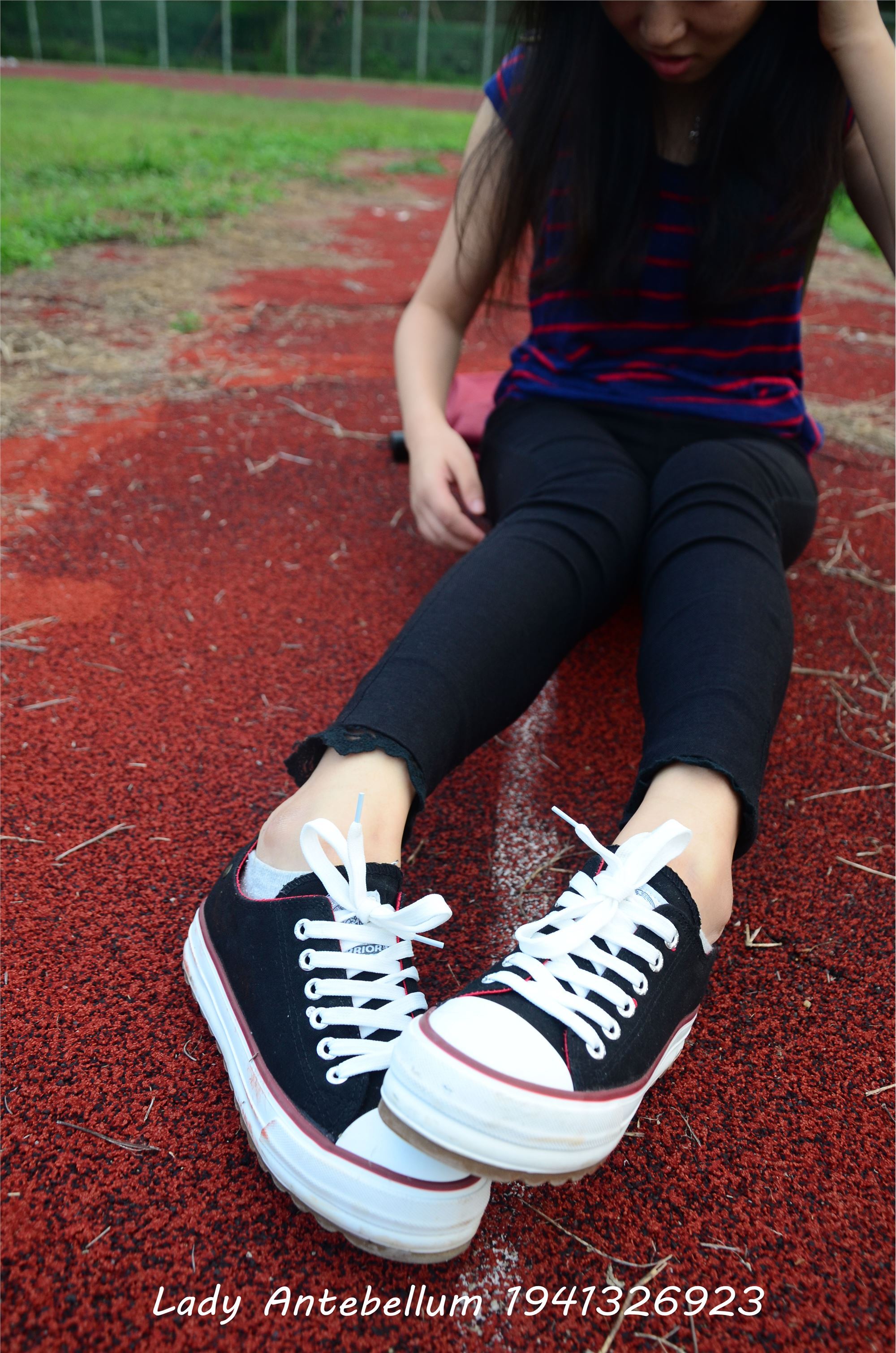 战前女神  恋足美腿棉袜女神级摄影套图 041