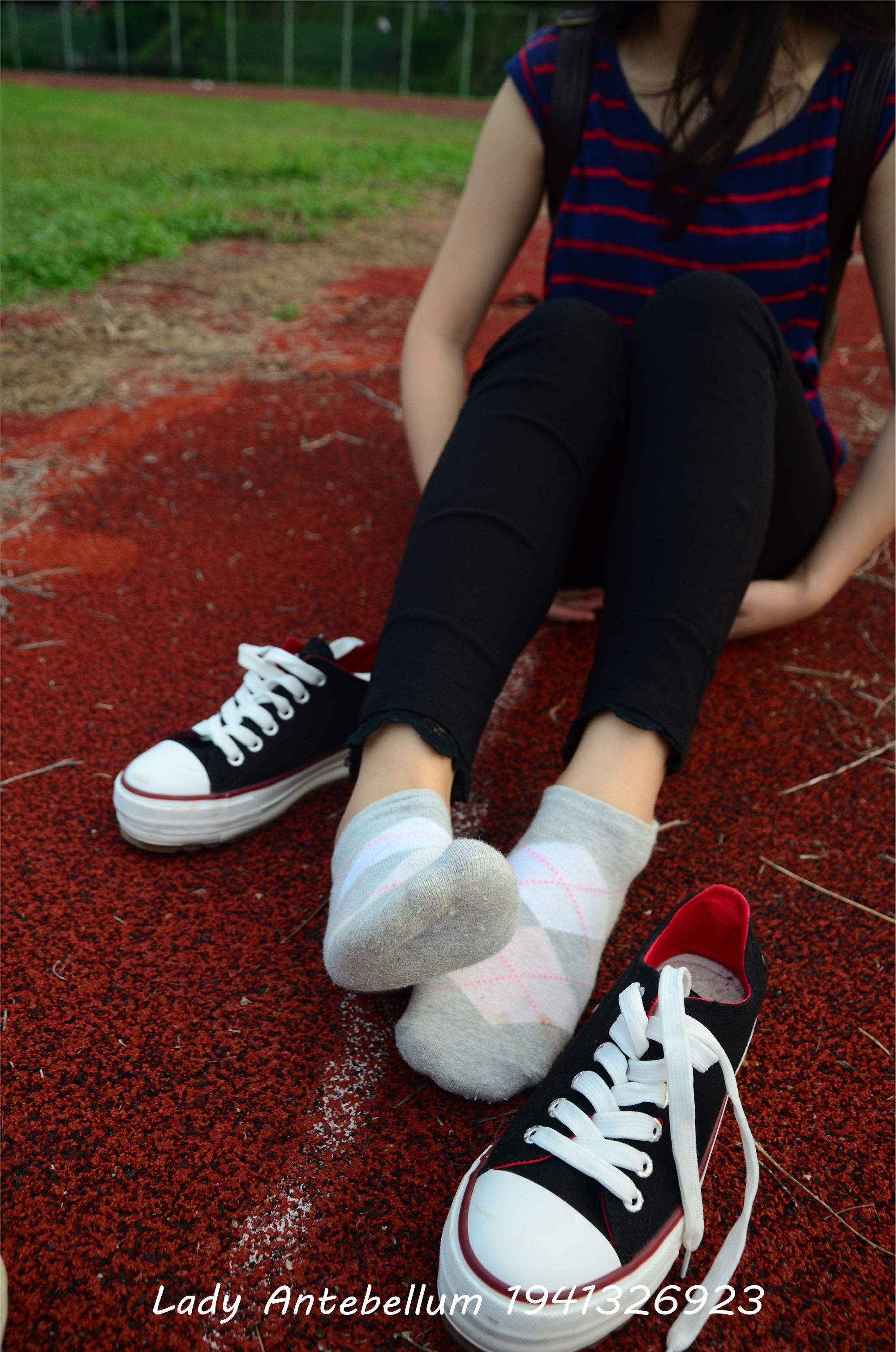 战前女神  恋足美腿棉袜女神级摄影套图 041