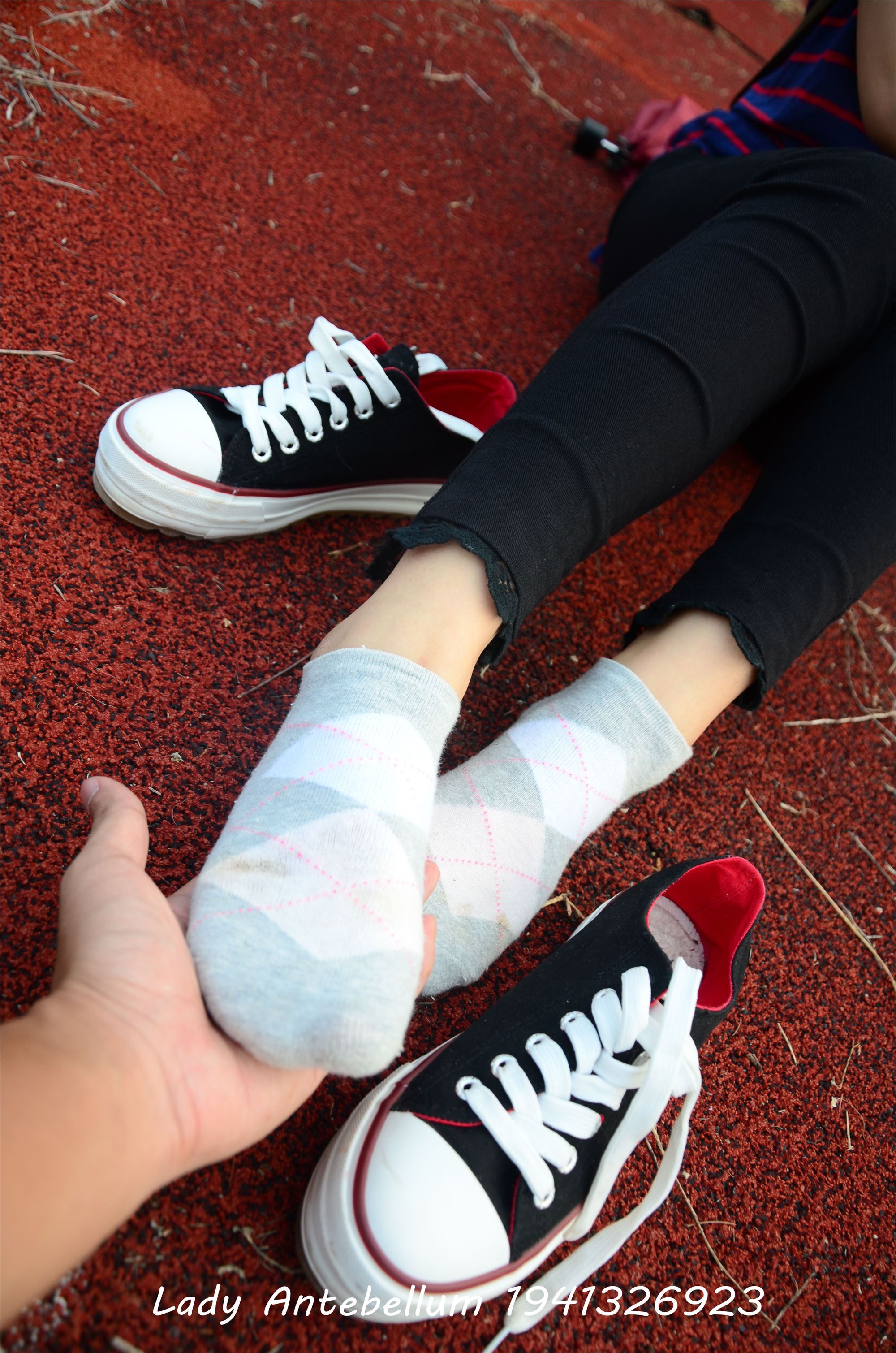 战前女神  恋足美腿棉袜女神级摄影套图 041