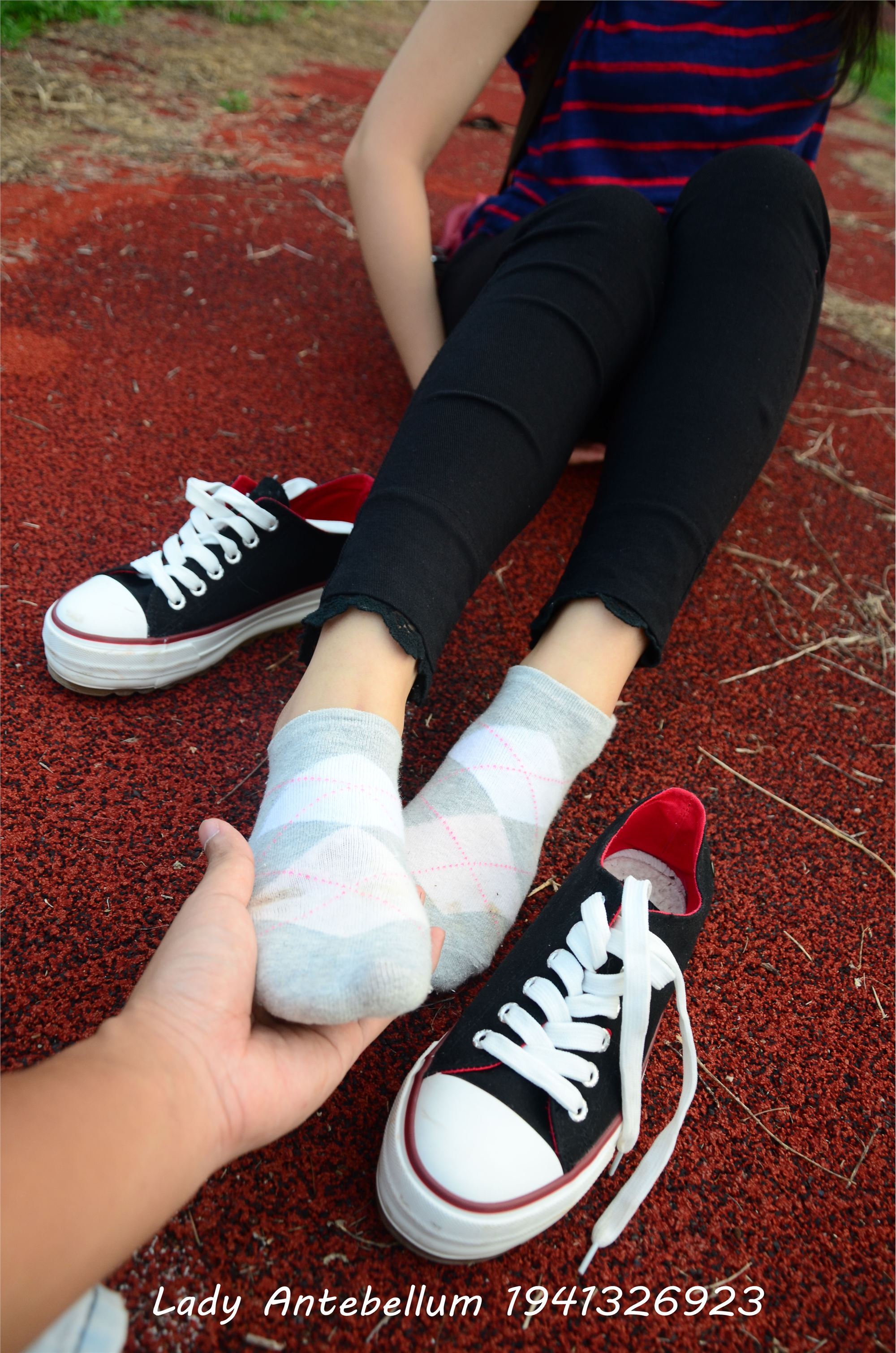 战前女神  恋足美腿棉袜女神级摄影套图 041