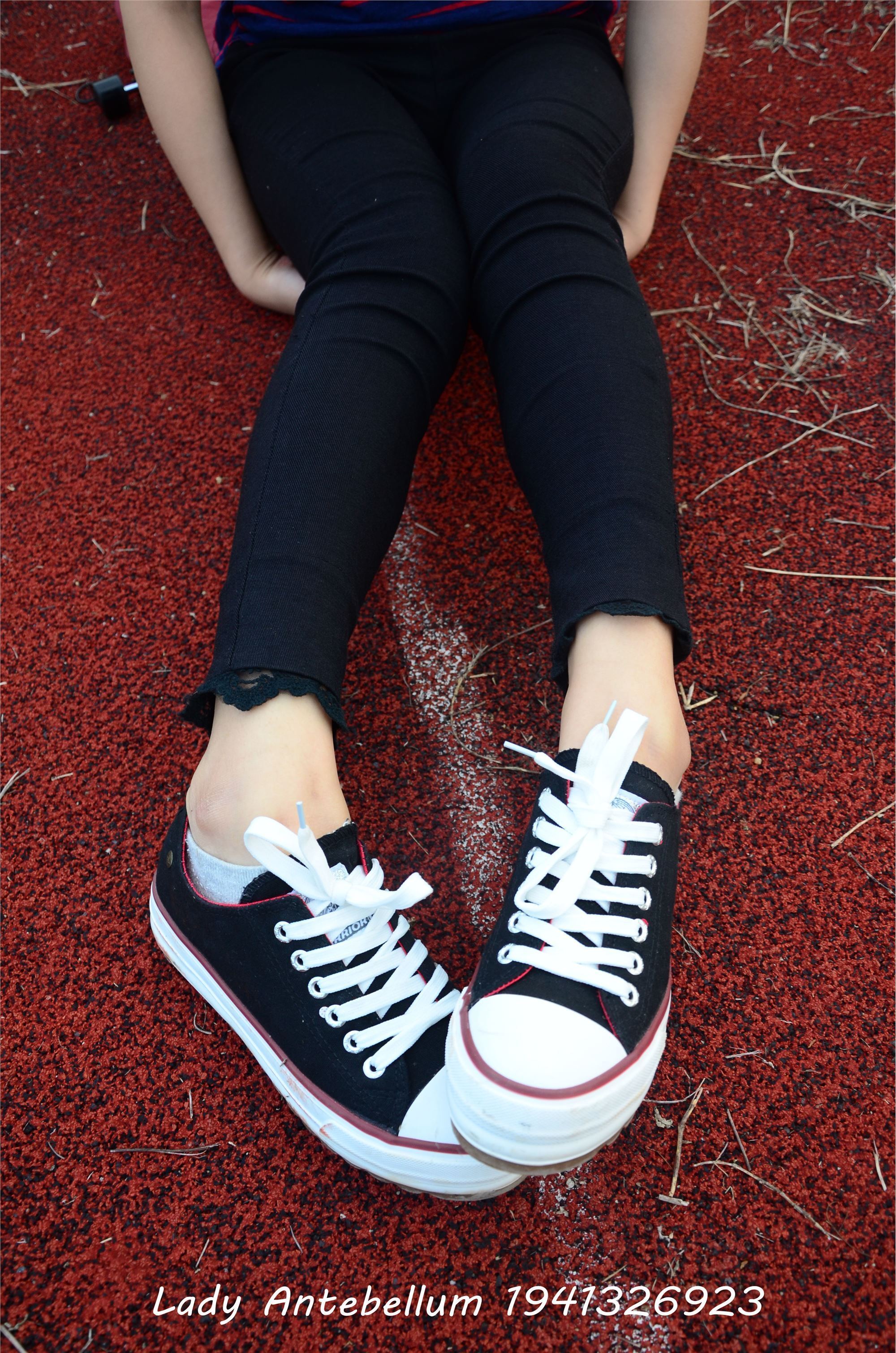 战前女神  恋足美腿棉袜女神级摄影套图 041