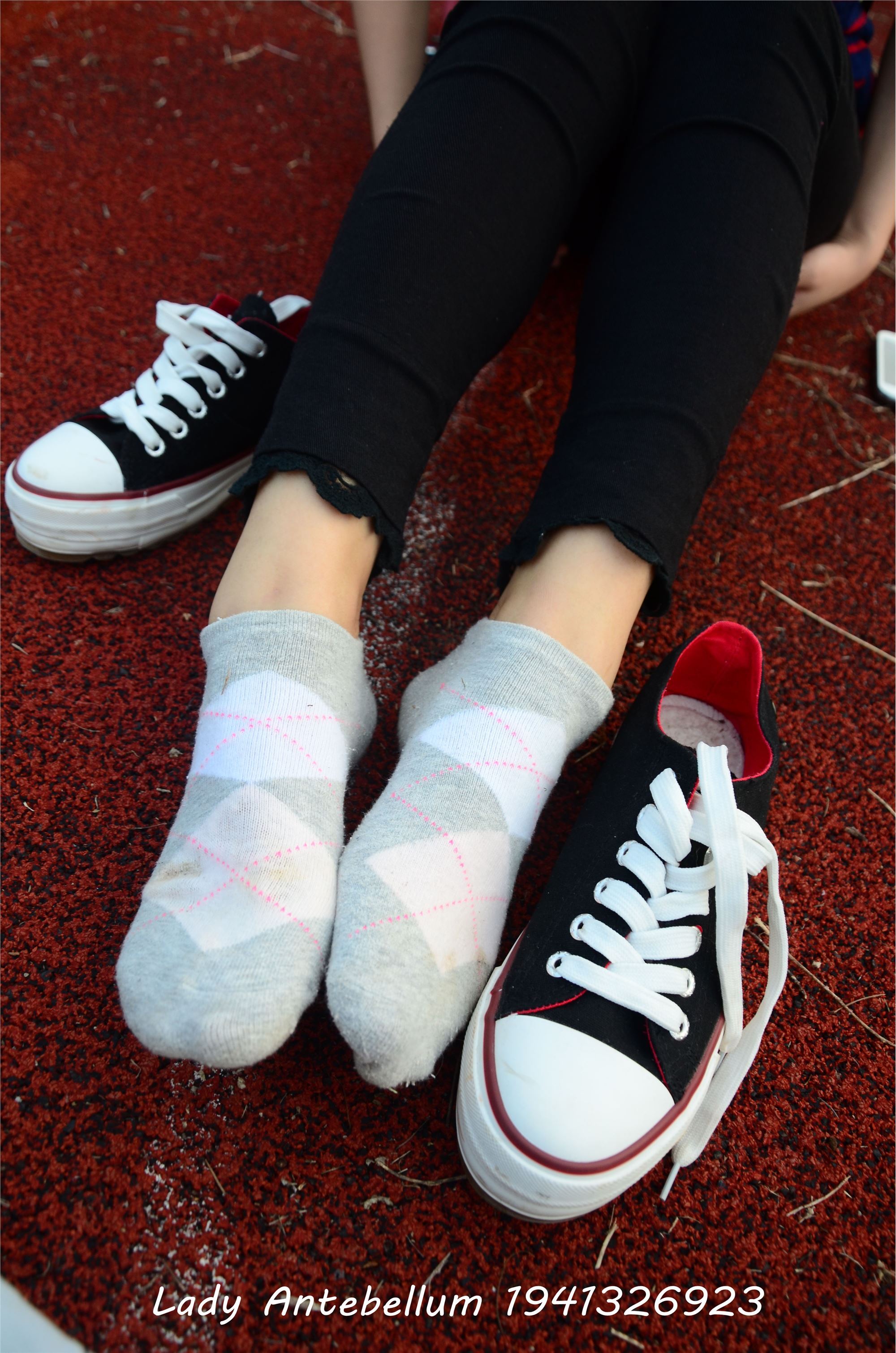 战前女神  恋足美腿棉袜女神级摄影套图 041