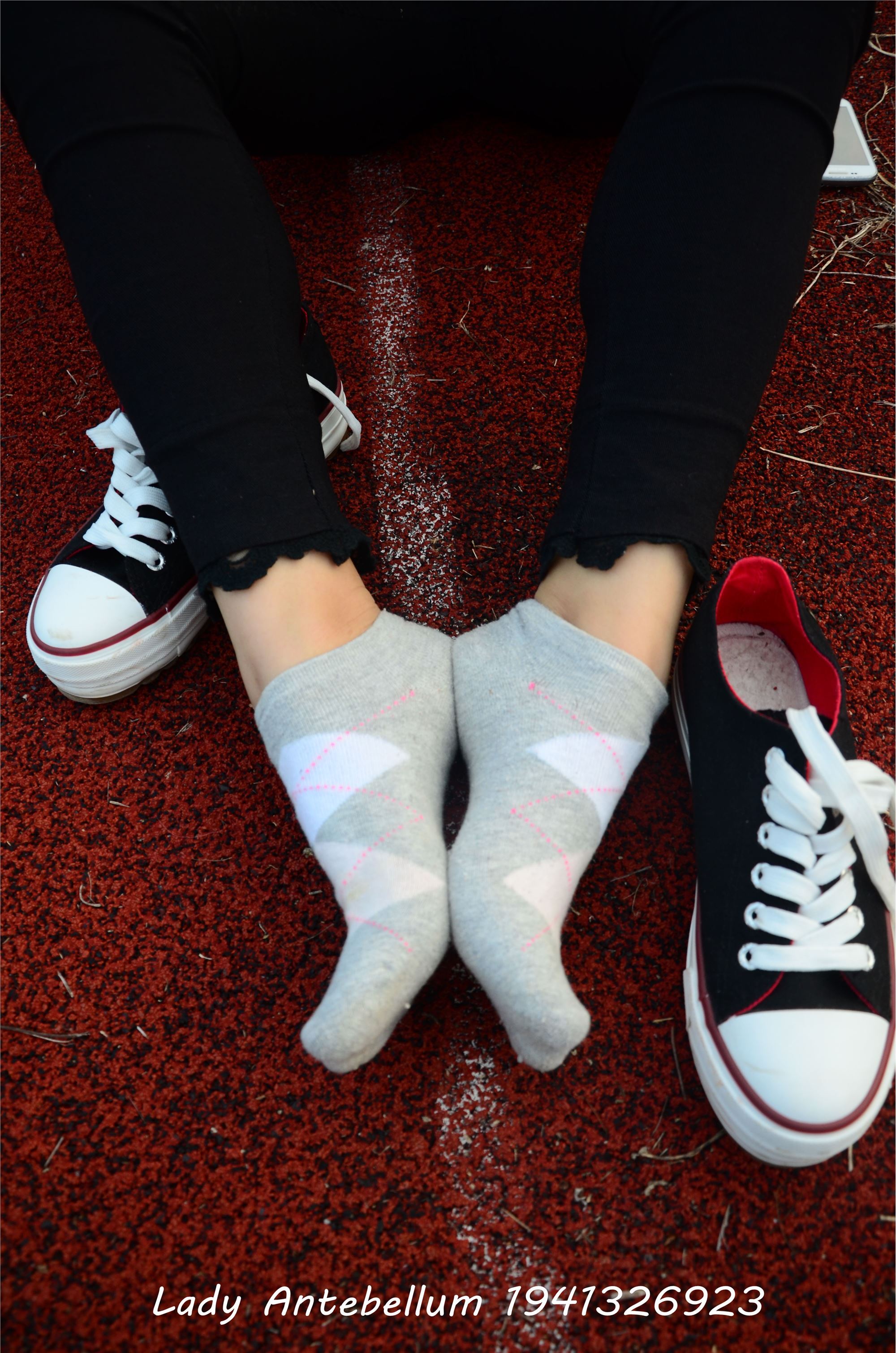 战前女神  恋足美腿棉袜女神级摄影套图 041