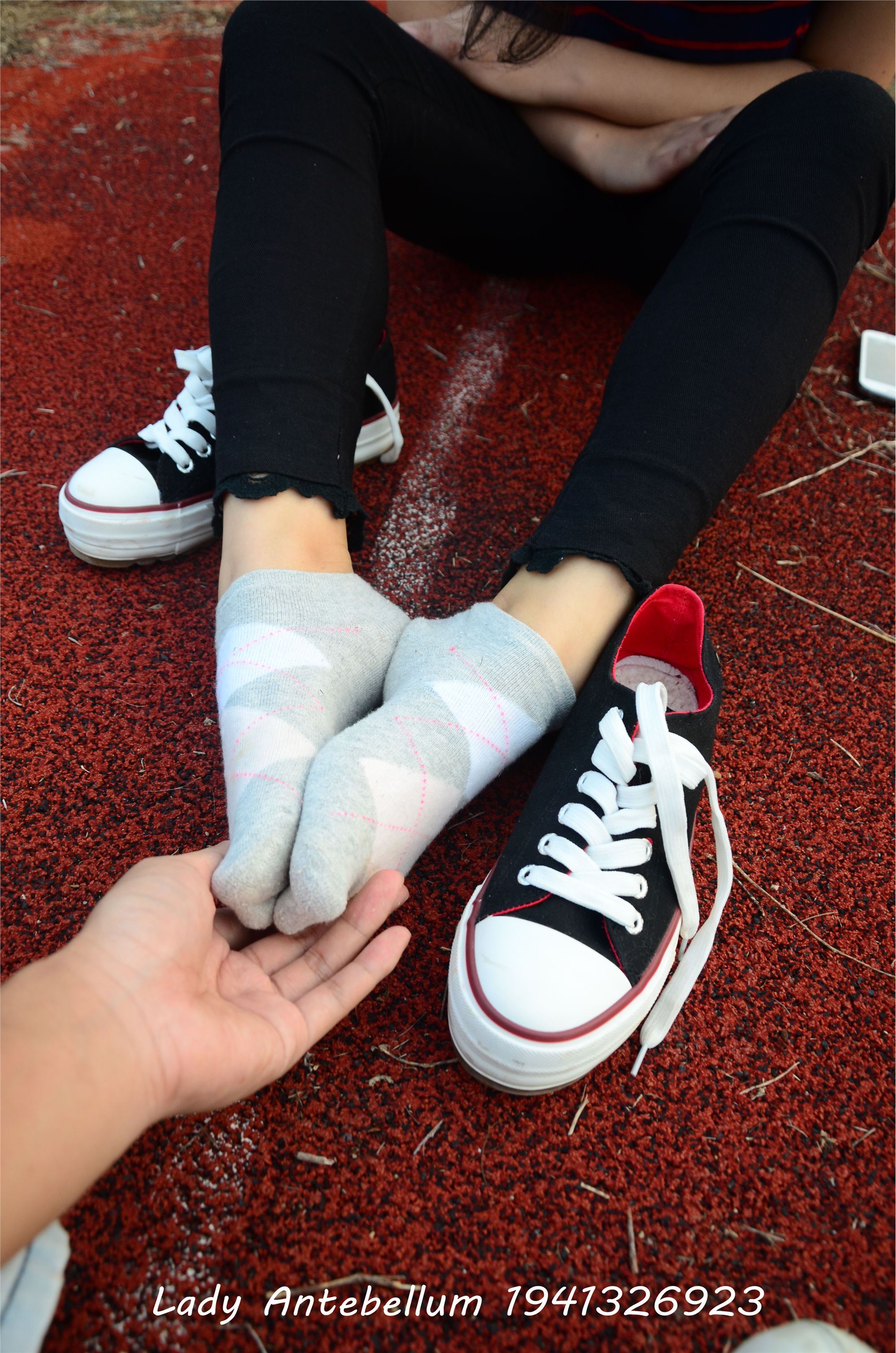 战前女神  恋足美腿棉袜女神级摄影套图 041