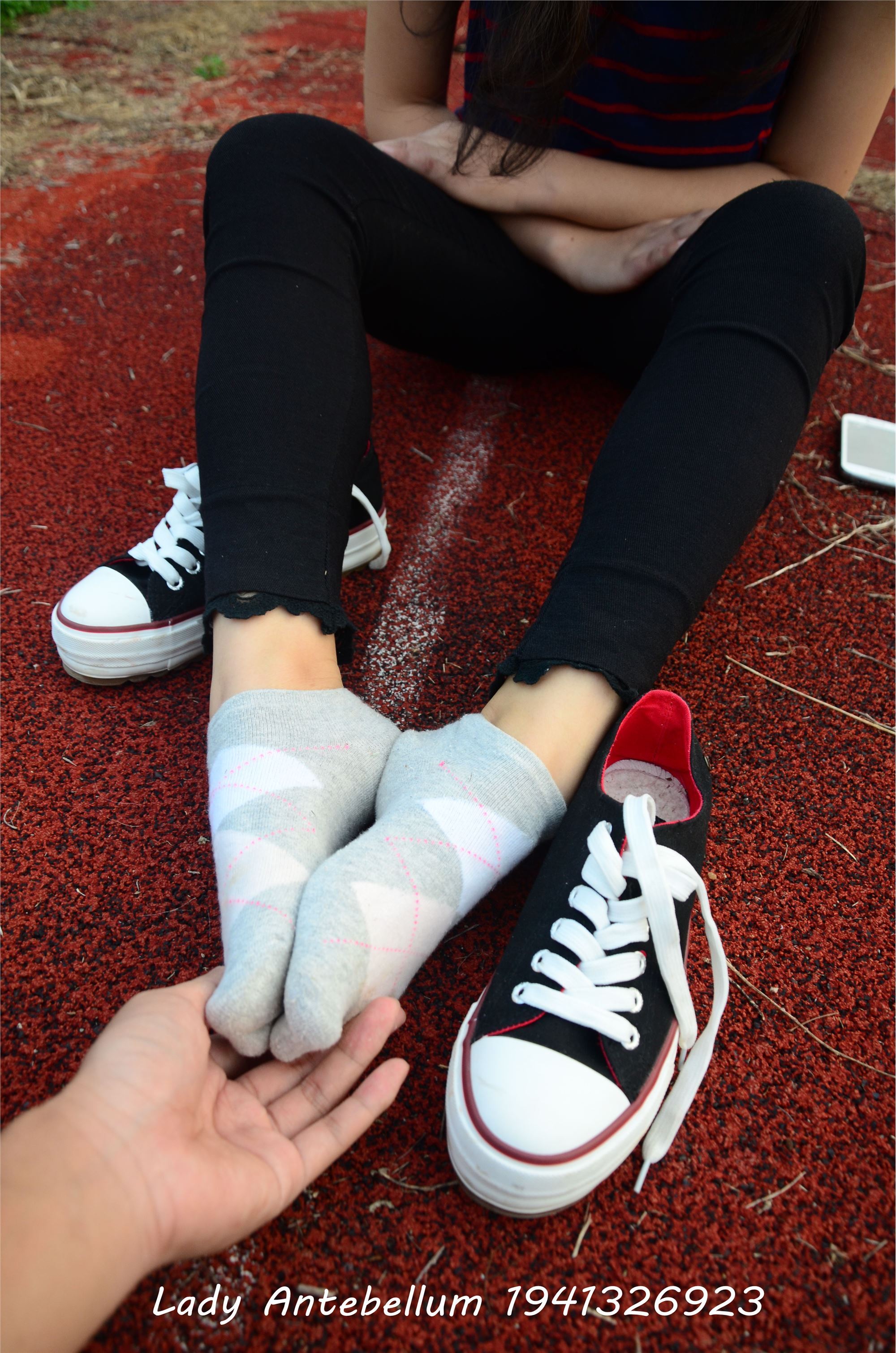 战前女神  恋足美腿棉袜女神级摄影套图 041