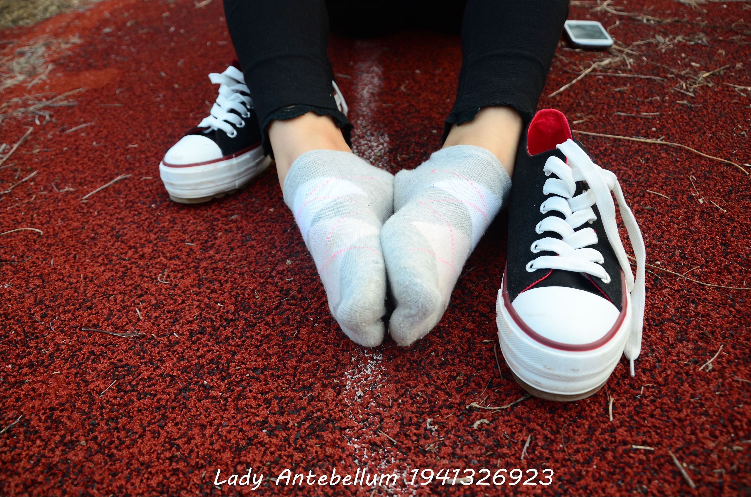 战前女神  恋足美腿棉袜女神级摄影套图 041