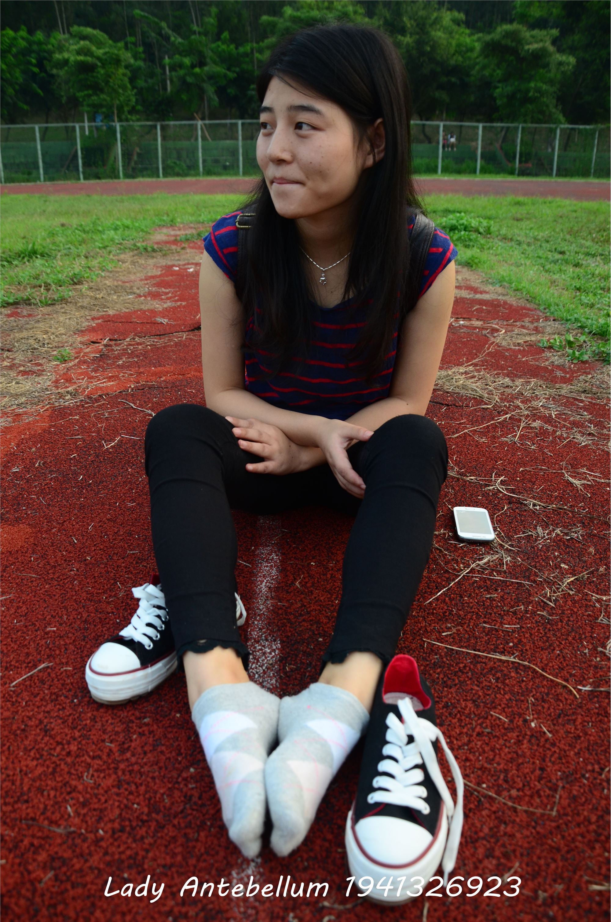 战前女神  恋足美腿棉袜女神级摄影套图 041