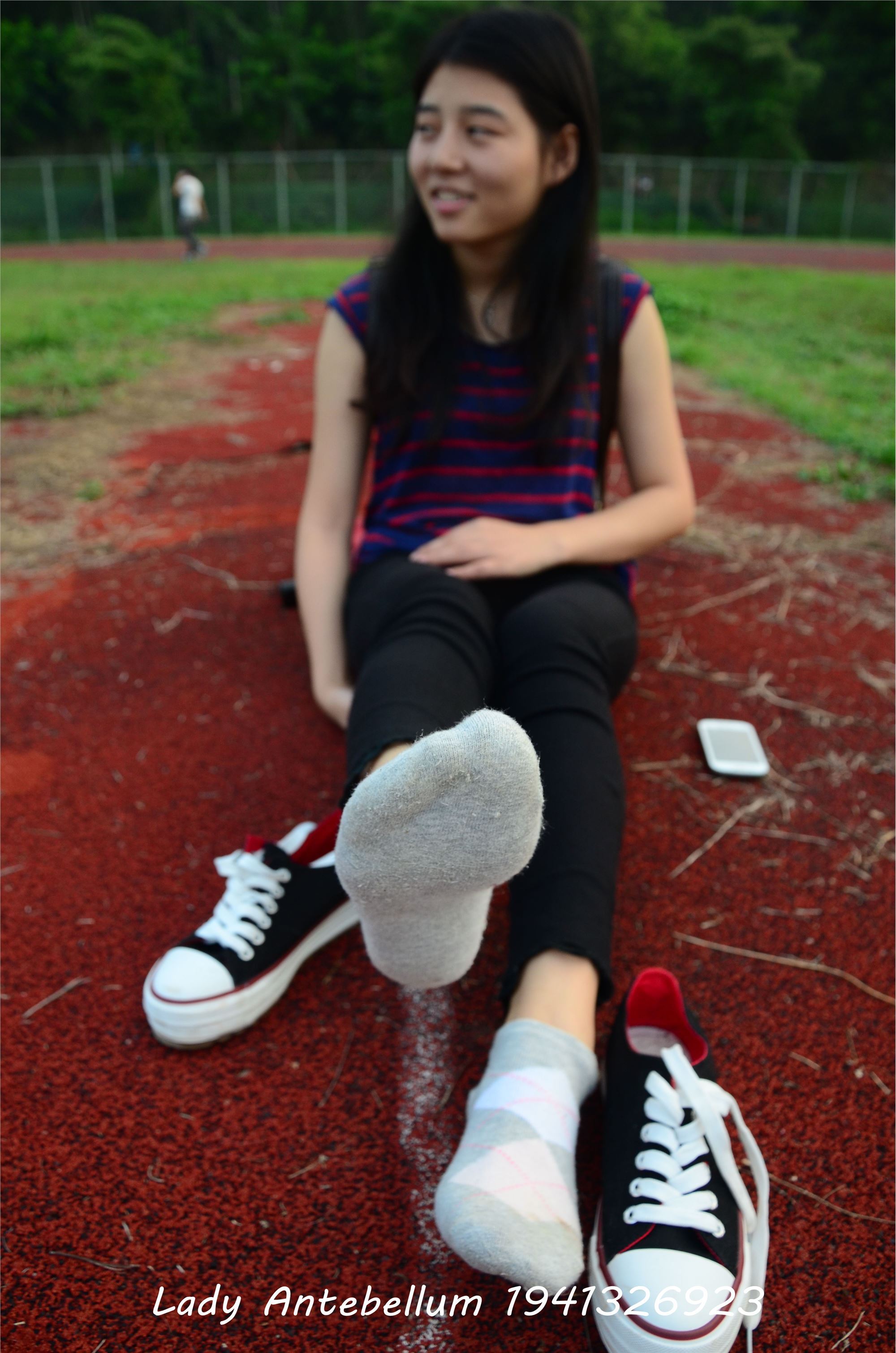 战前女神  恋足美腿棉袜女神级摄影套图 041