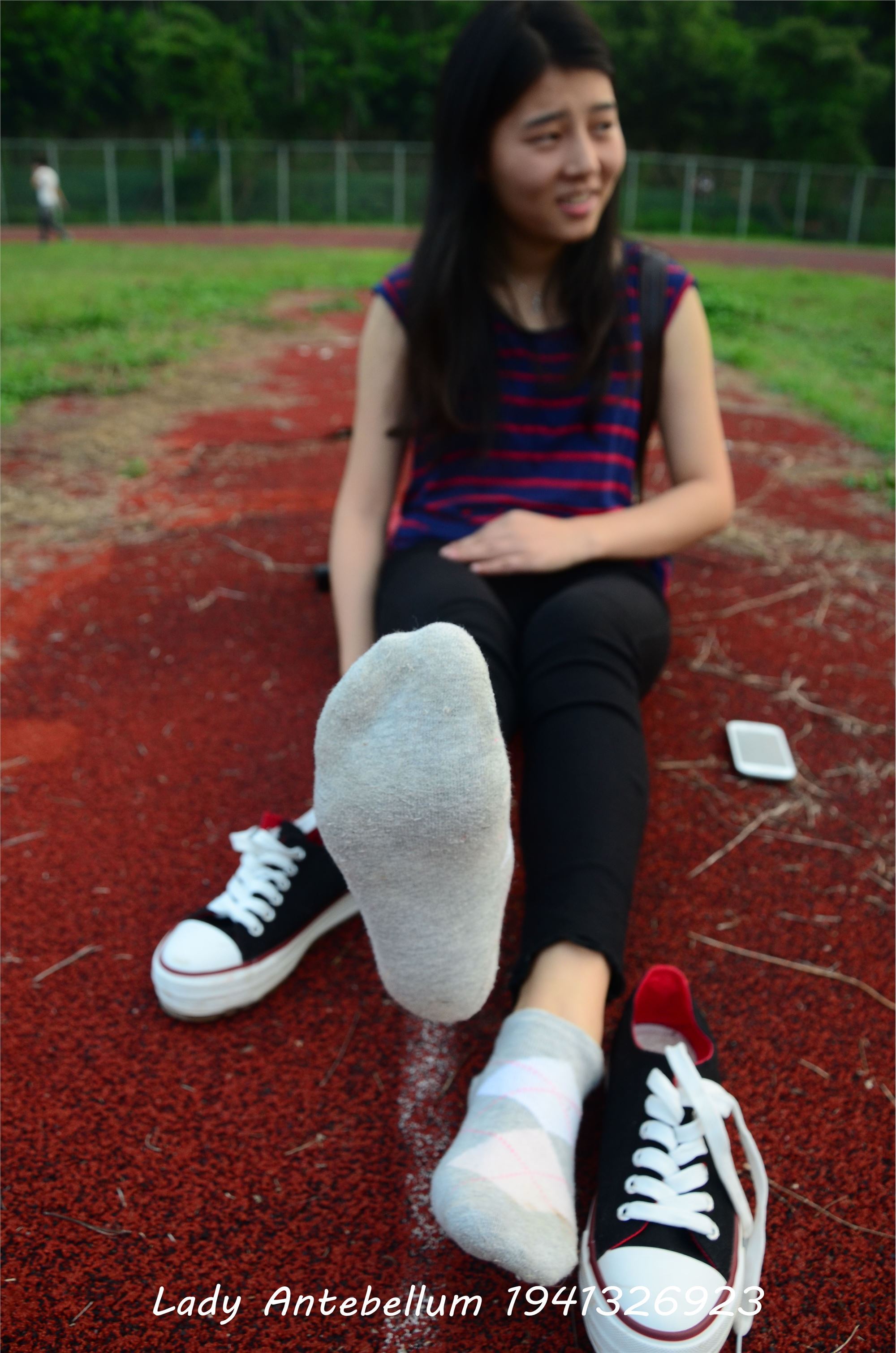 战前女神  恋足美腿棉袜女神级摄影套图 041