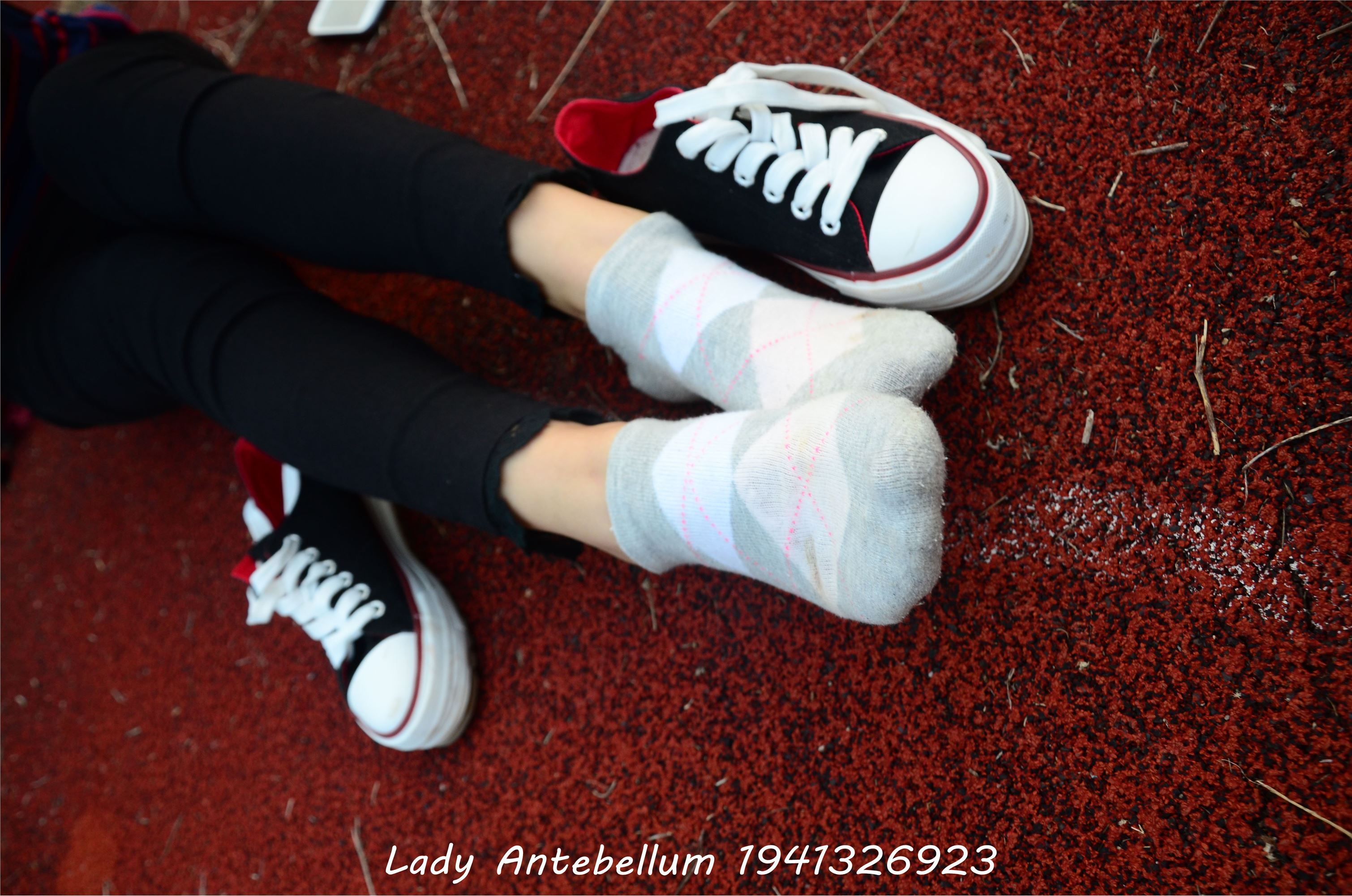 战前女神  恋足美腿棉袜女神级摄影套图 041