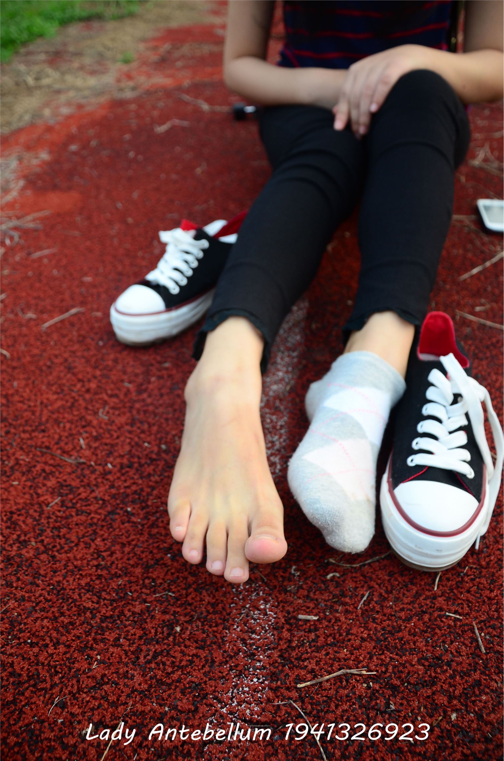 战前女神  恋足美腿棉袜女神级摄影套图 041