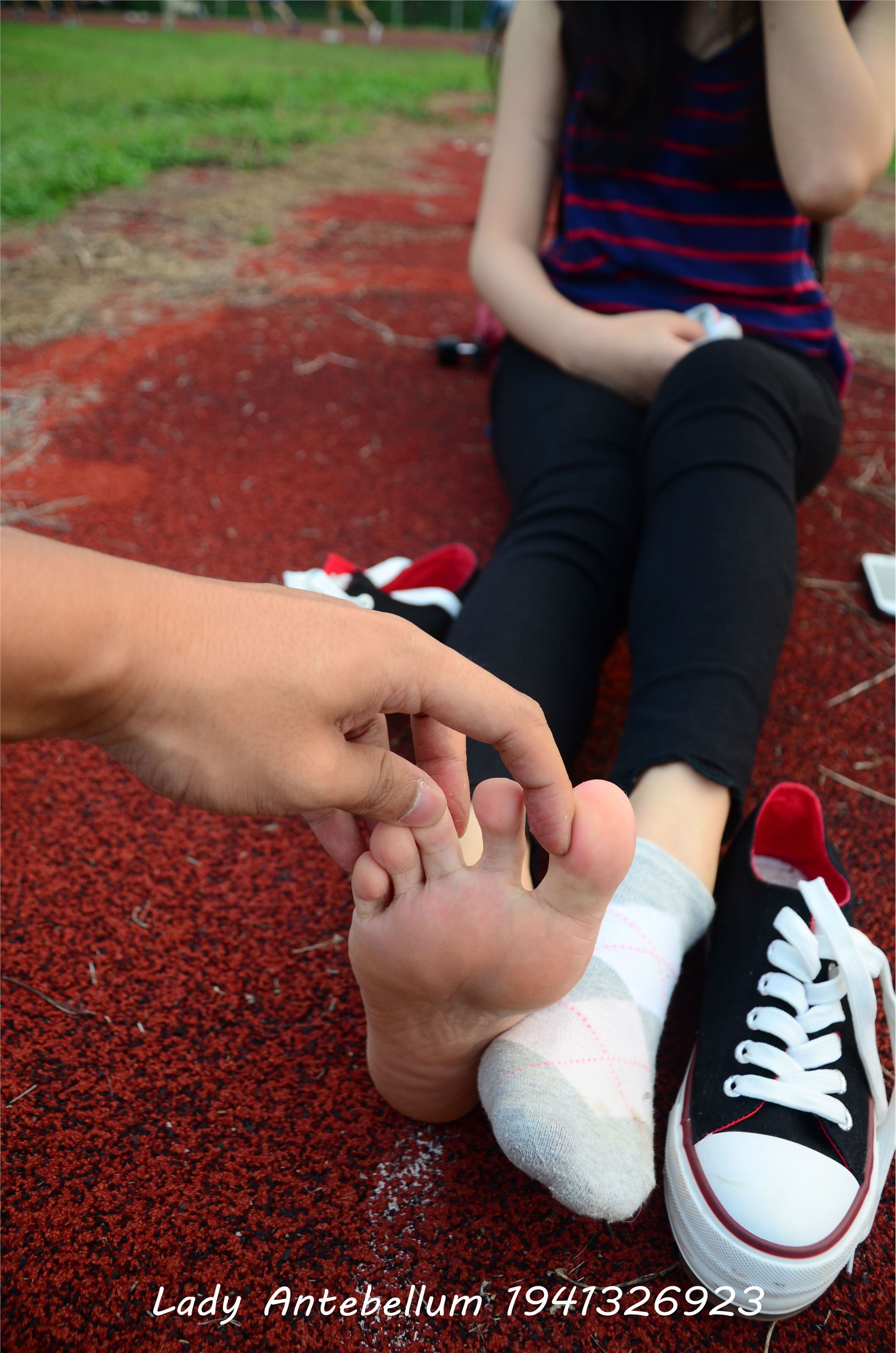 战前女神  恋足美腿棉袜女神级摄影套图 041