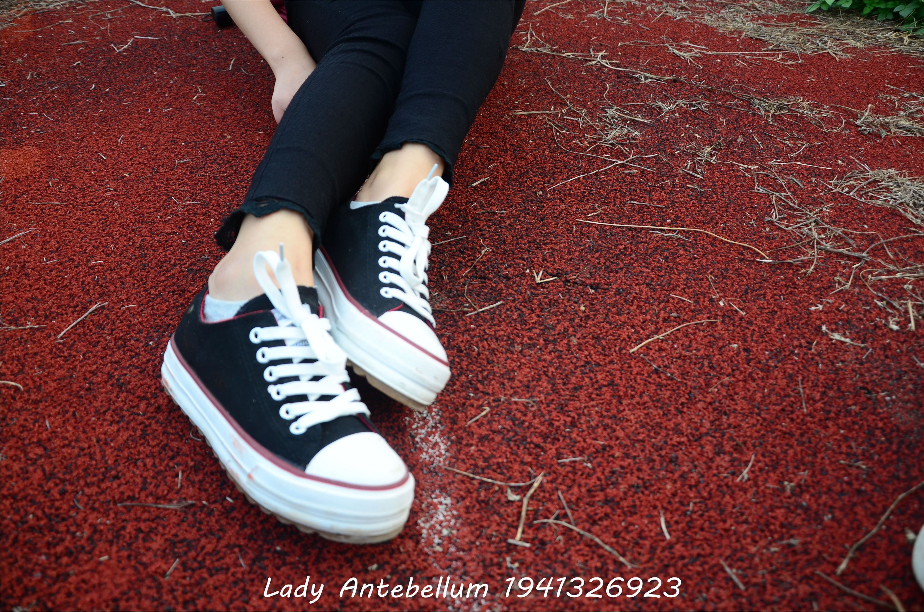 战前女神  恋足美腿棉袜女神级摄影套图 041