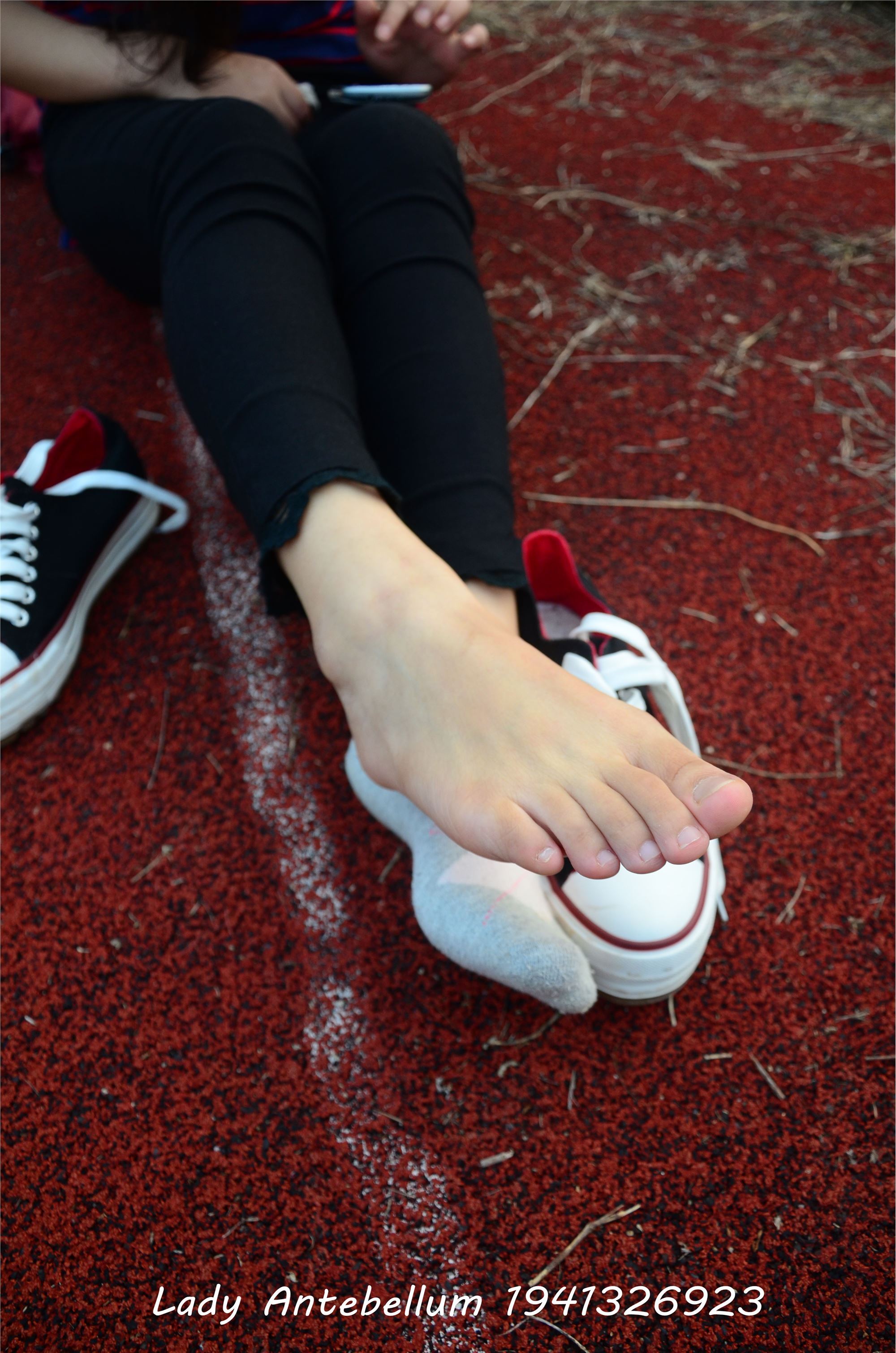 战前女神  恋足美腿棉袜女神级摄影套图 041