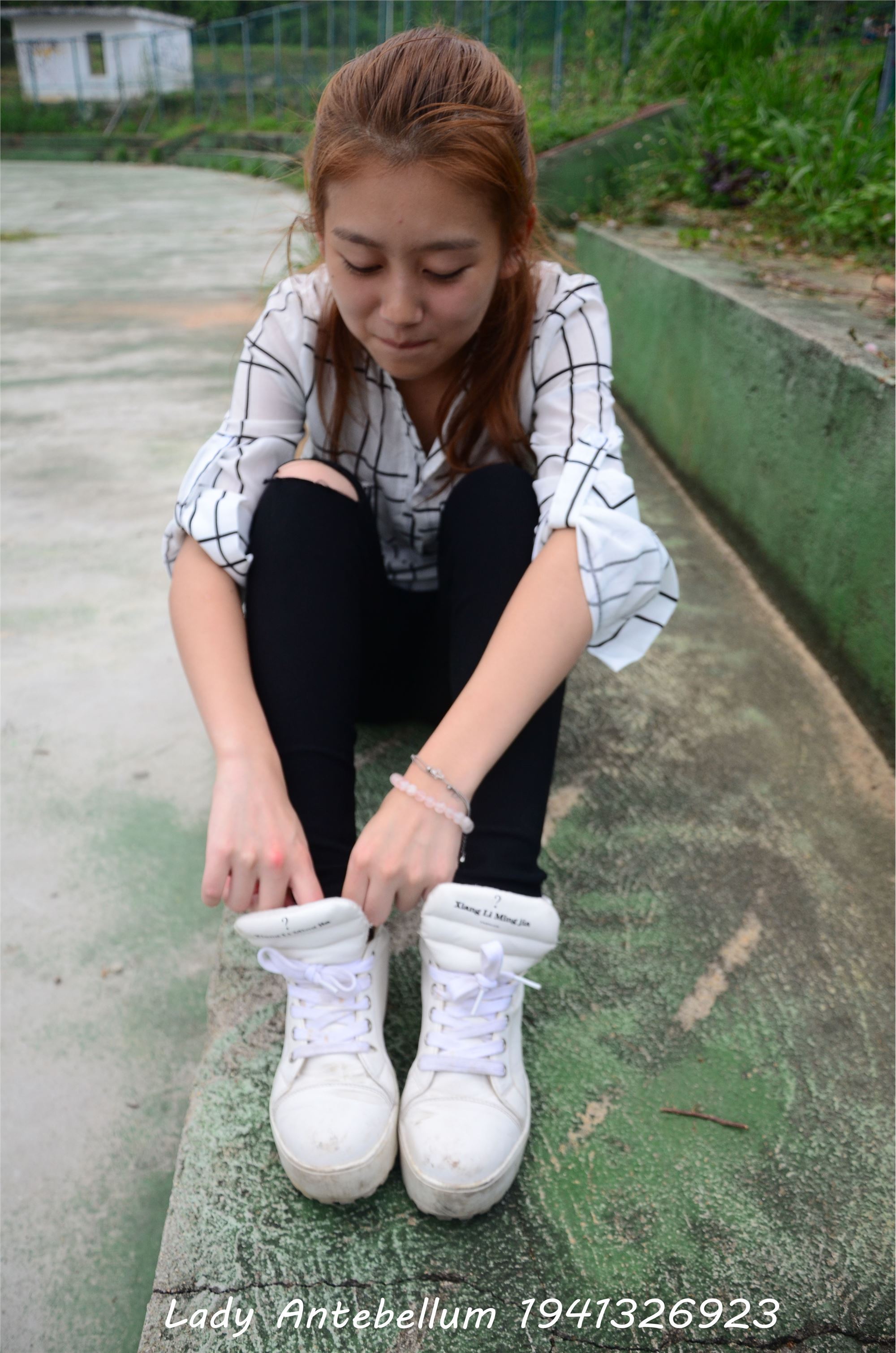 战前女神  恋足美腿棉袜女神级摄影套图 042