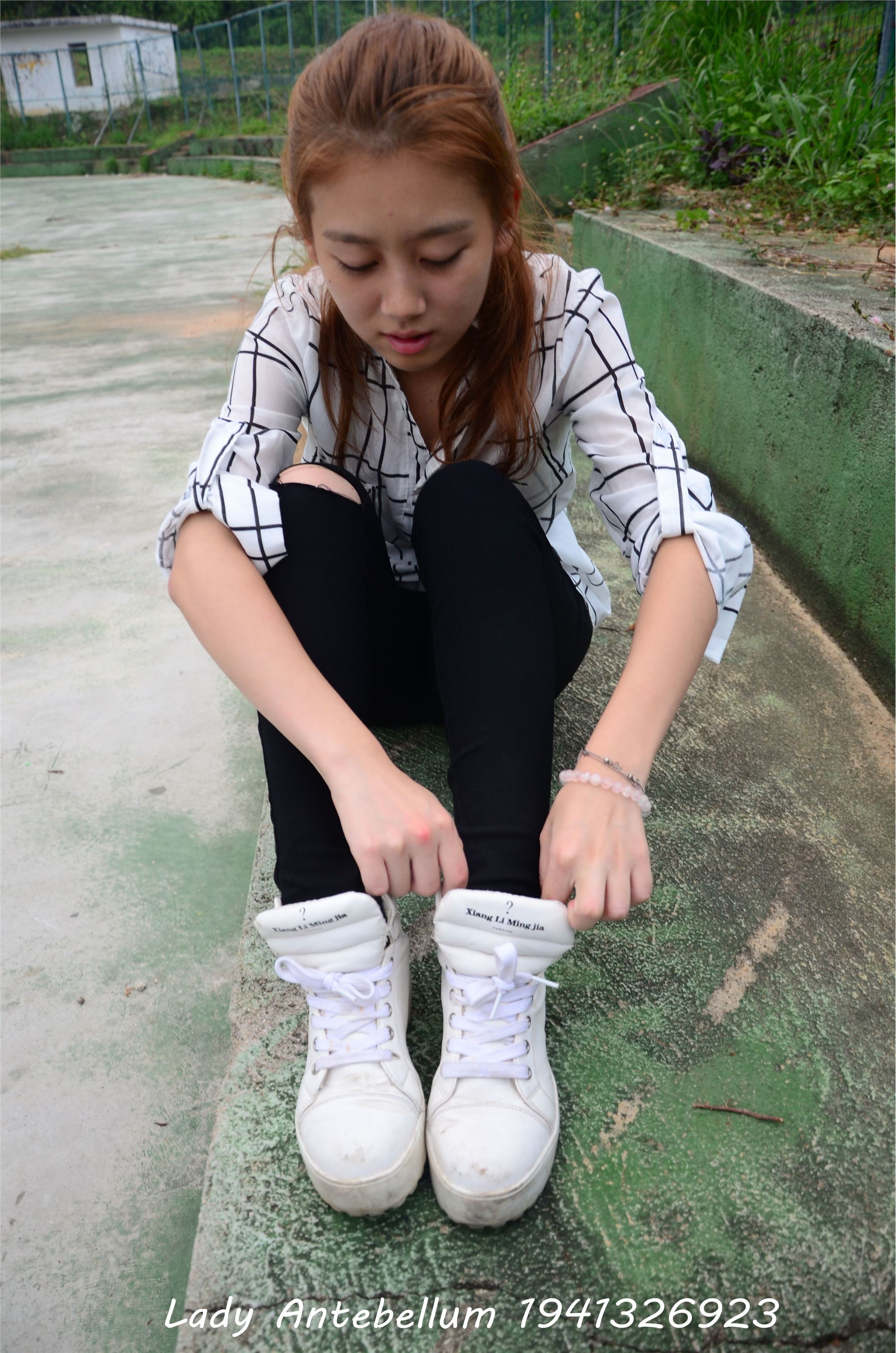 战前女神  恋足美腿棉袜女神级摄影套图 042