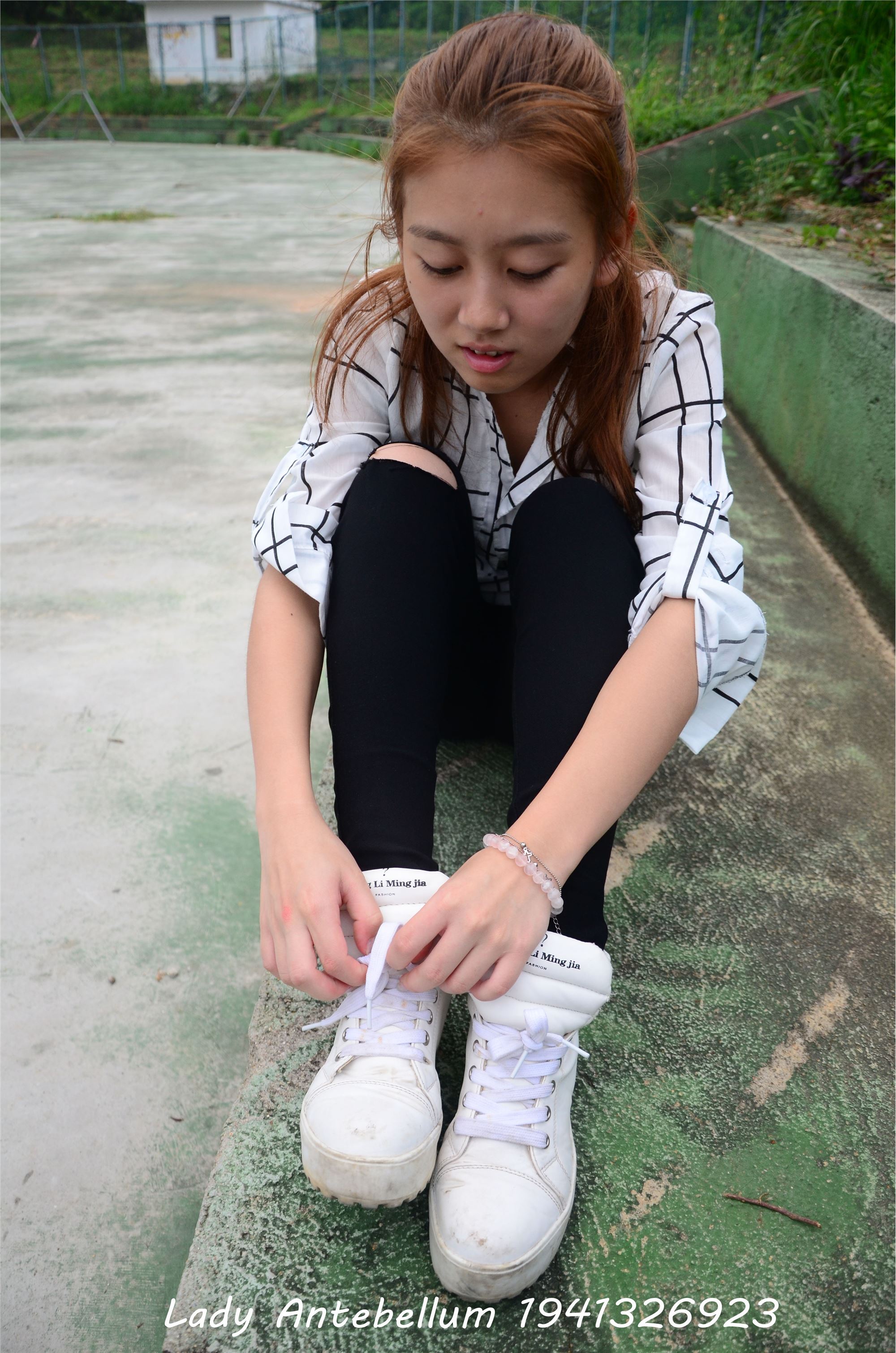 战前女神  恋足美腿棉袜女神级摄影套图 042