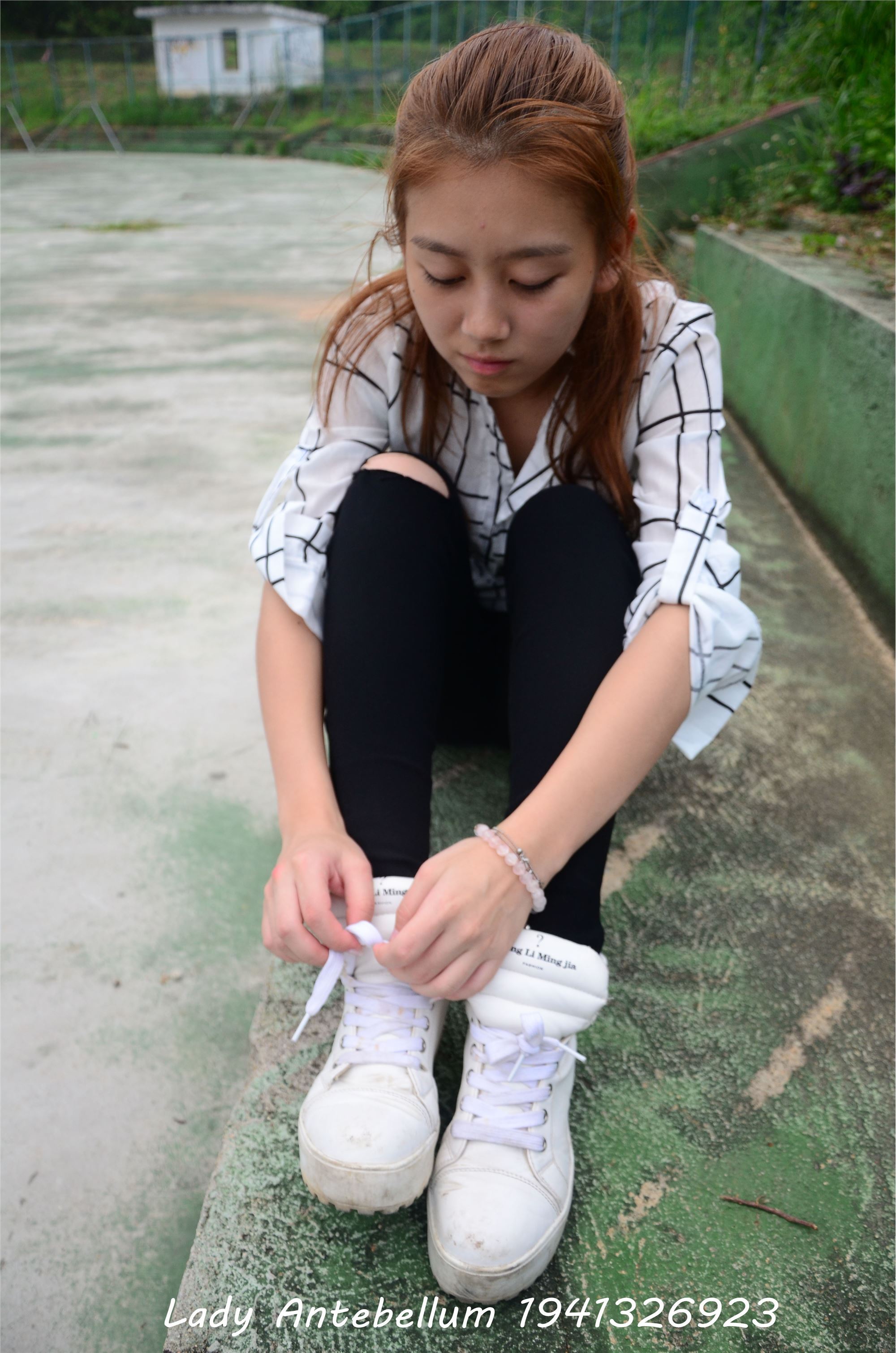 战前女神  恋足美腿棉袜女神级摄影套图 042