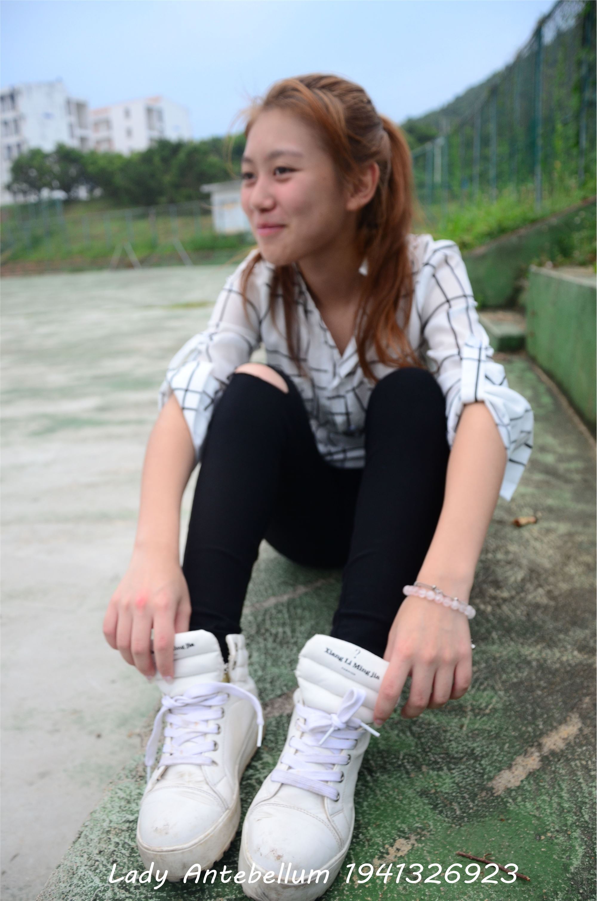 战前女神  恋足美腿棉袜女神级摄影套图 042