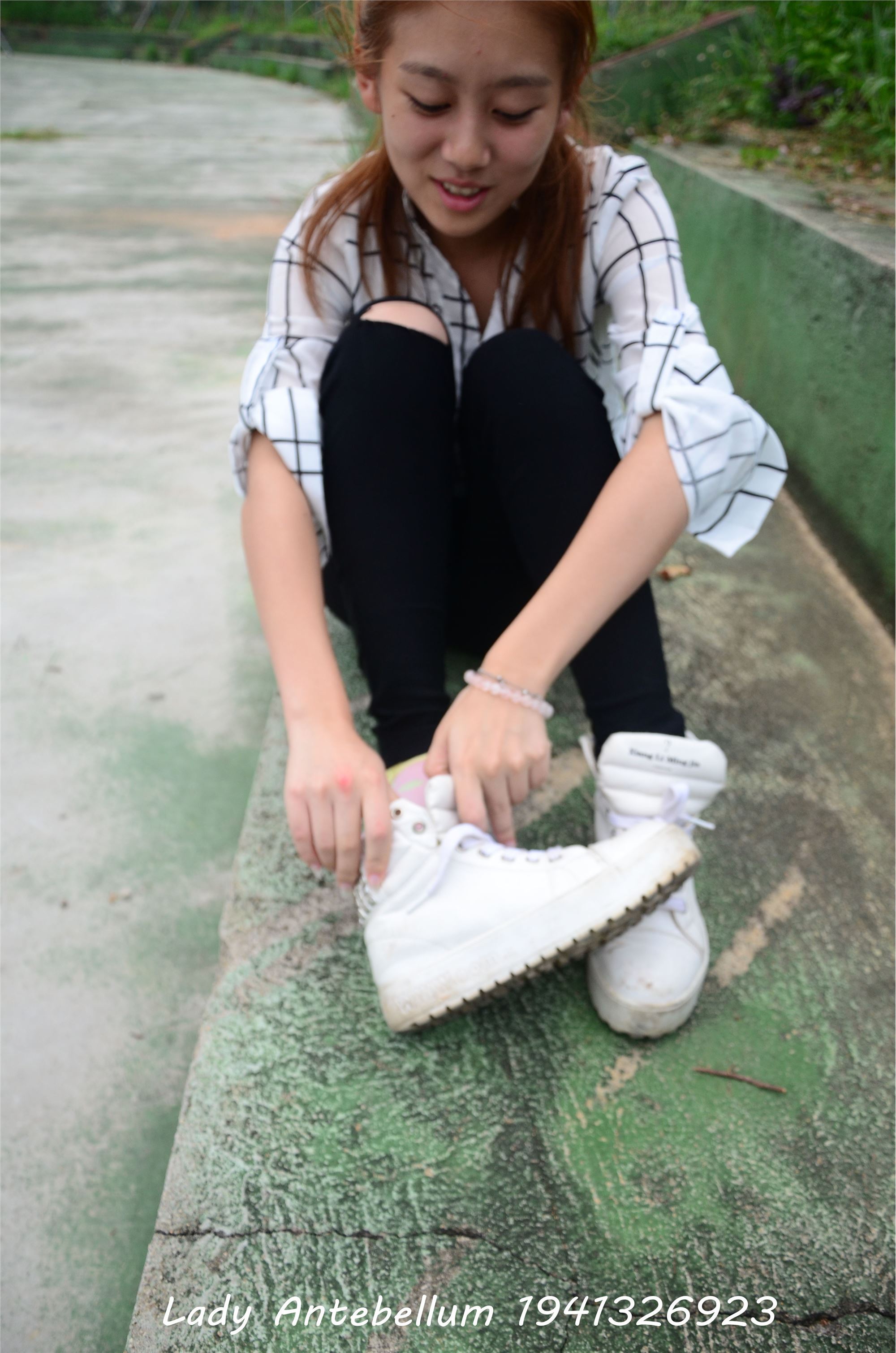 战前女神  恋足美腿棉袜女神级摄影套图 042