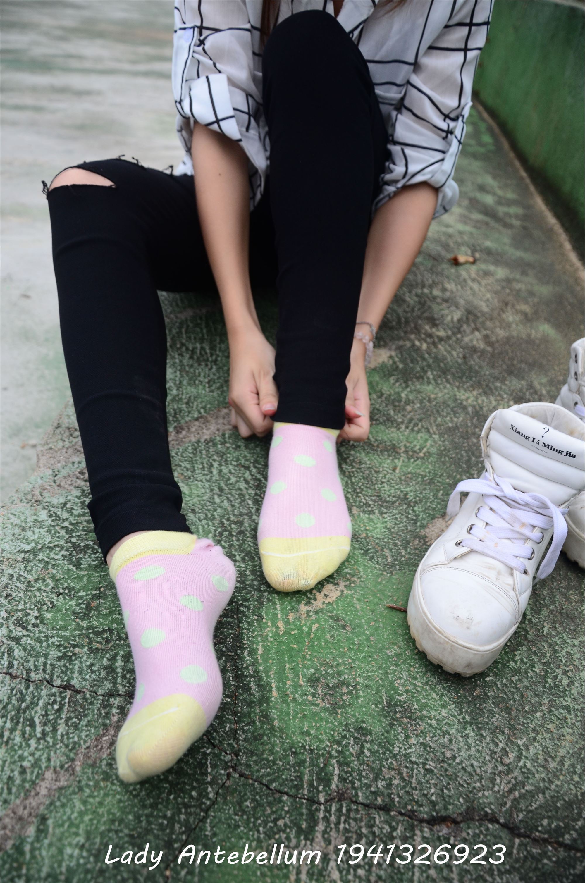 战前女神  恋足美腿棉袜女神级摄影套图 042