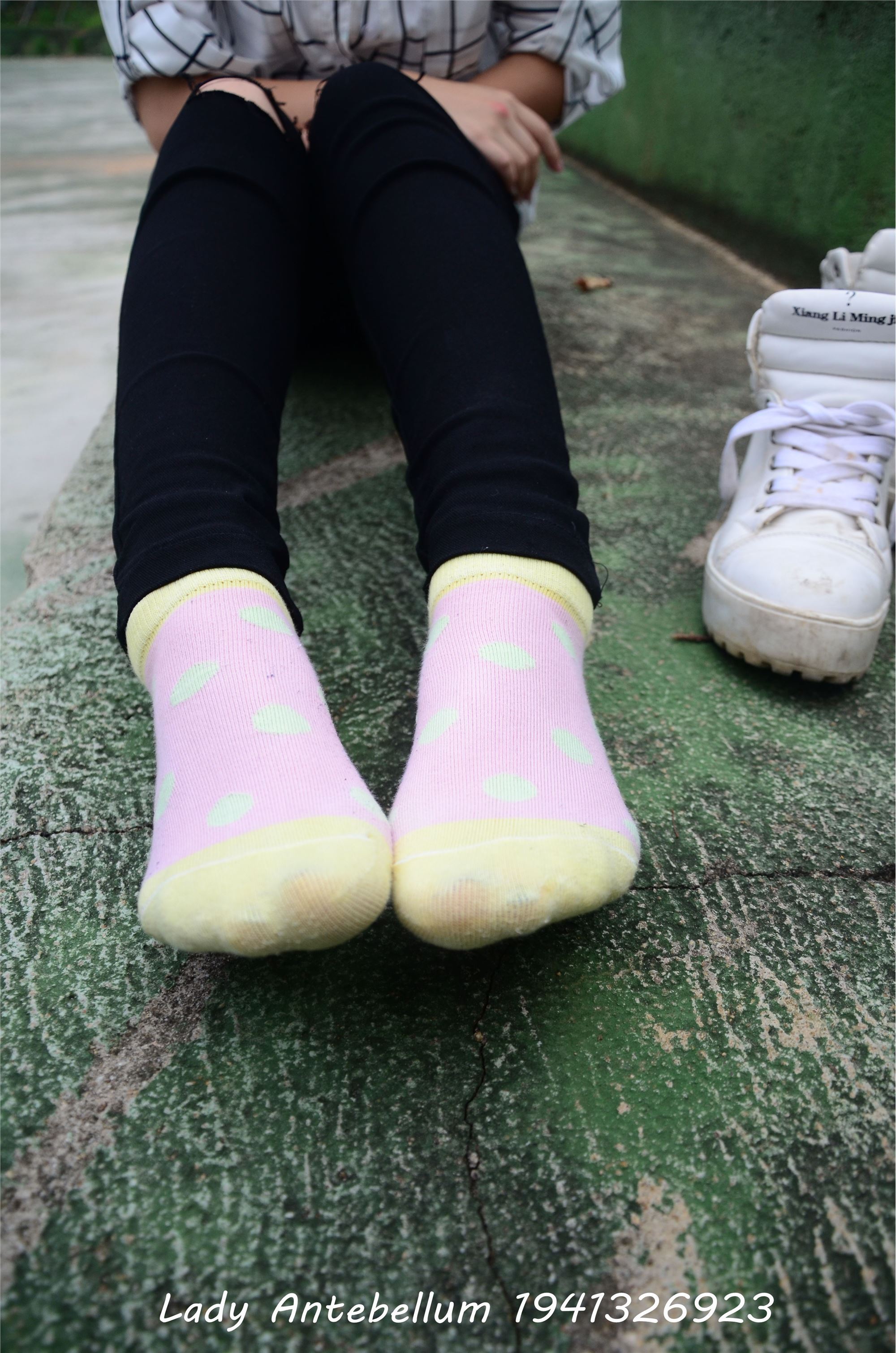 战前女神  恋足美腿棉袜女神级摄影套图 042