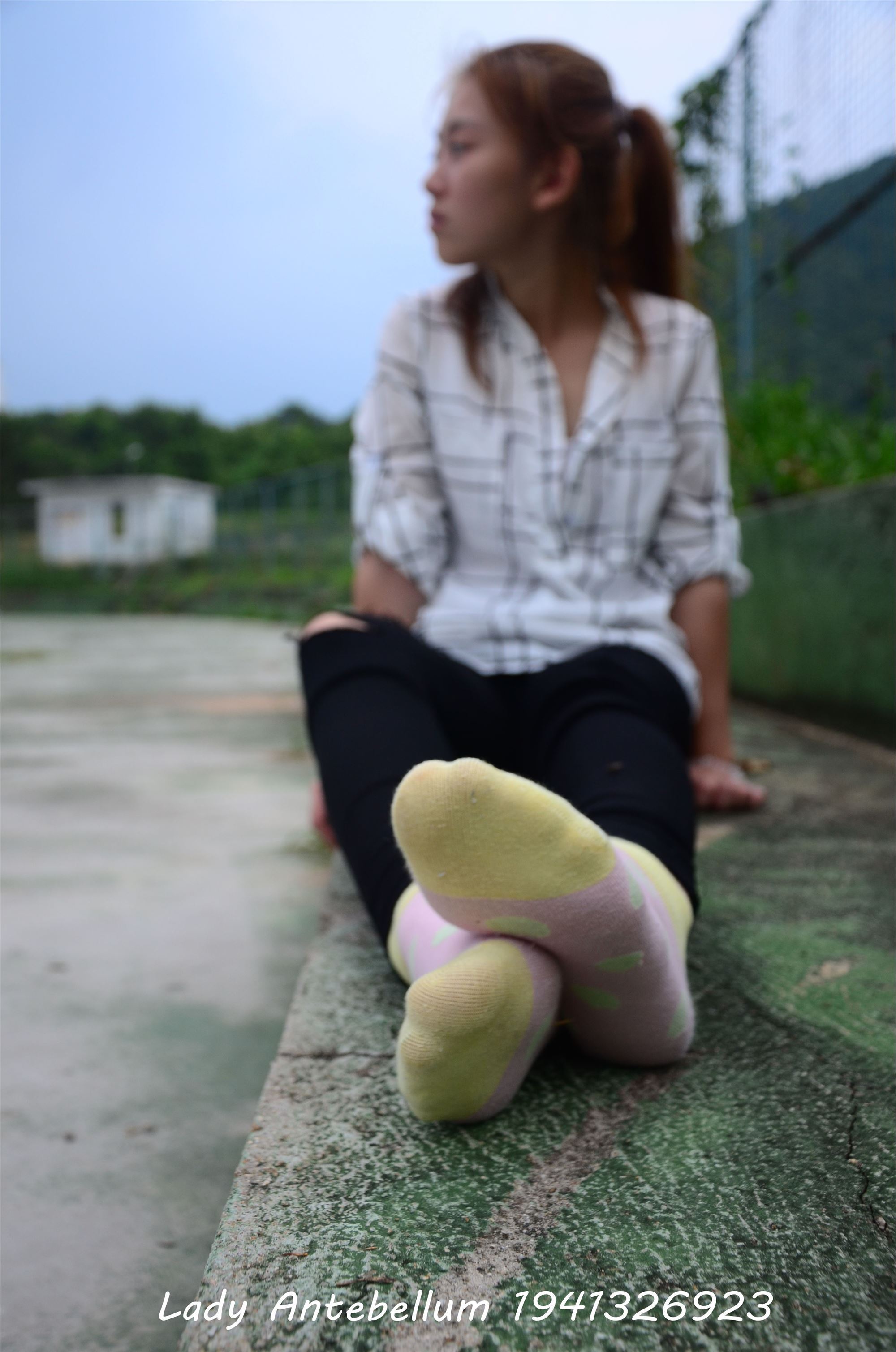 战前女神  恋足美腿棉袜女神级摄影套图 042