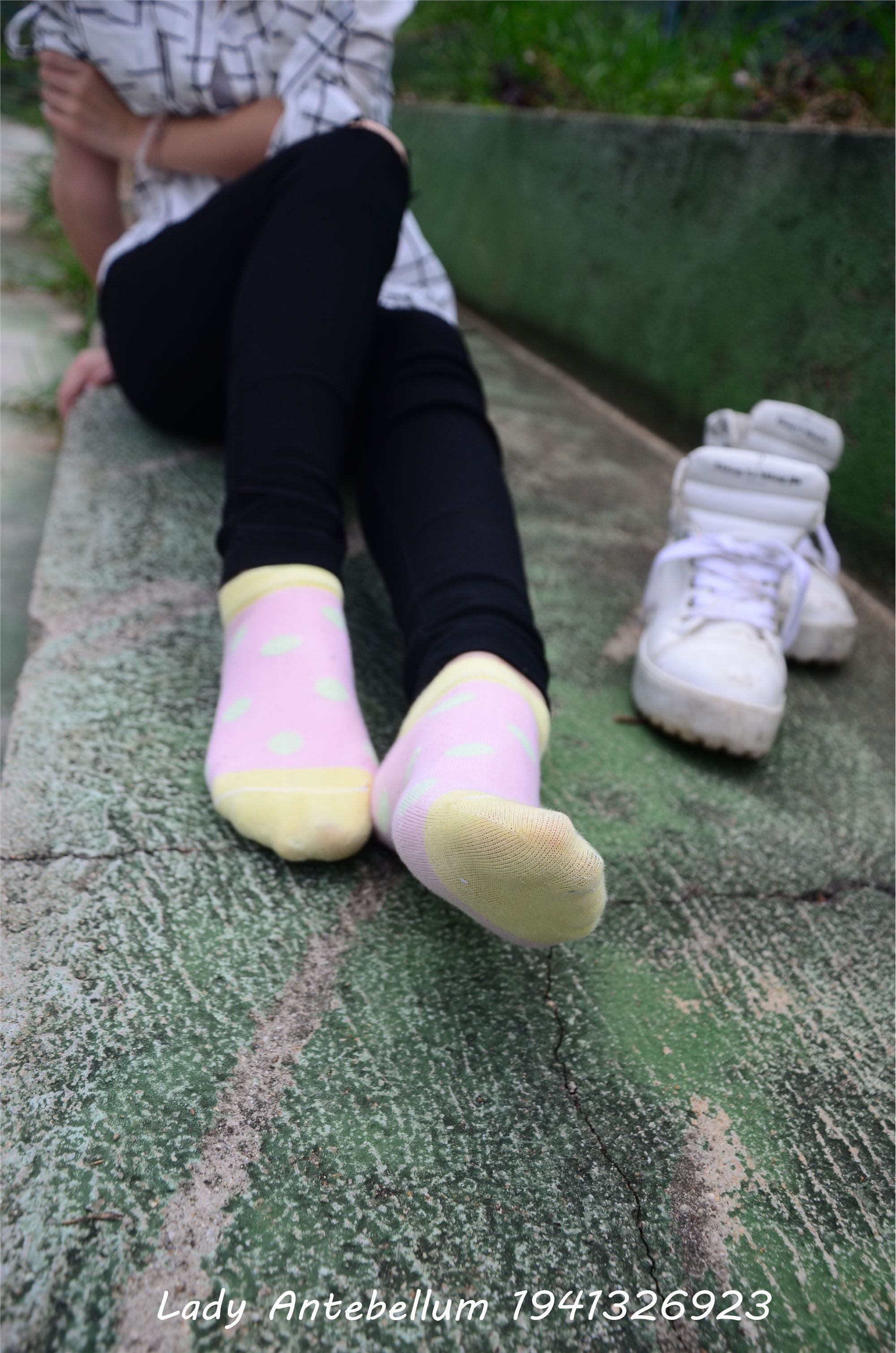 战前女神  恋足美腿棉袜女神级摄影套图 042