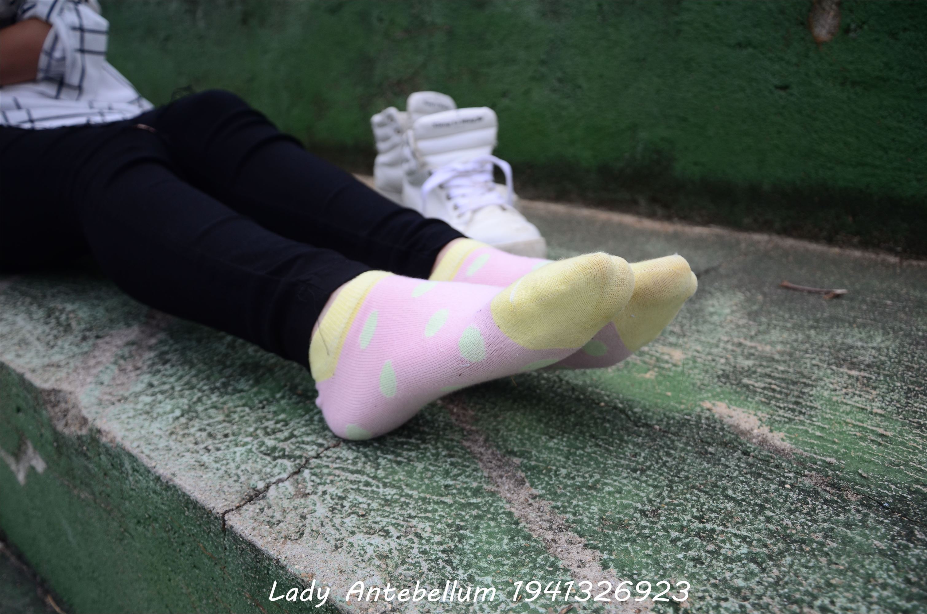 战前女神  恋足美腿棉袜女神级摄影套图 042