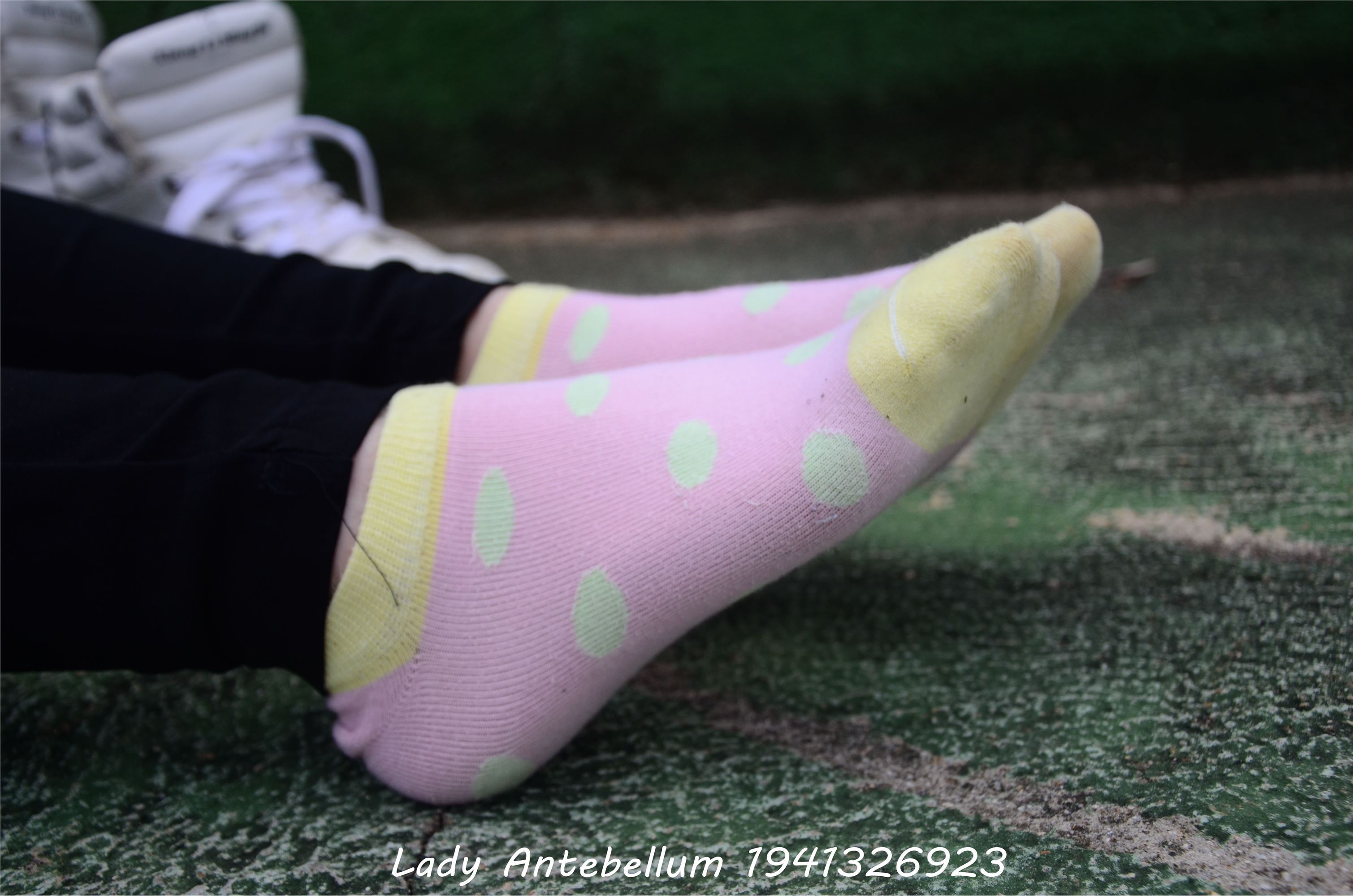 战前女神  恋足美腿棉袜女神级摄影套图 042