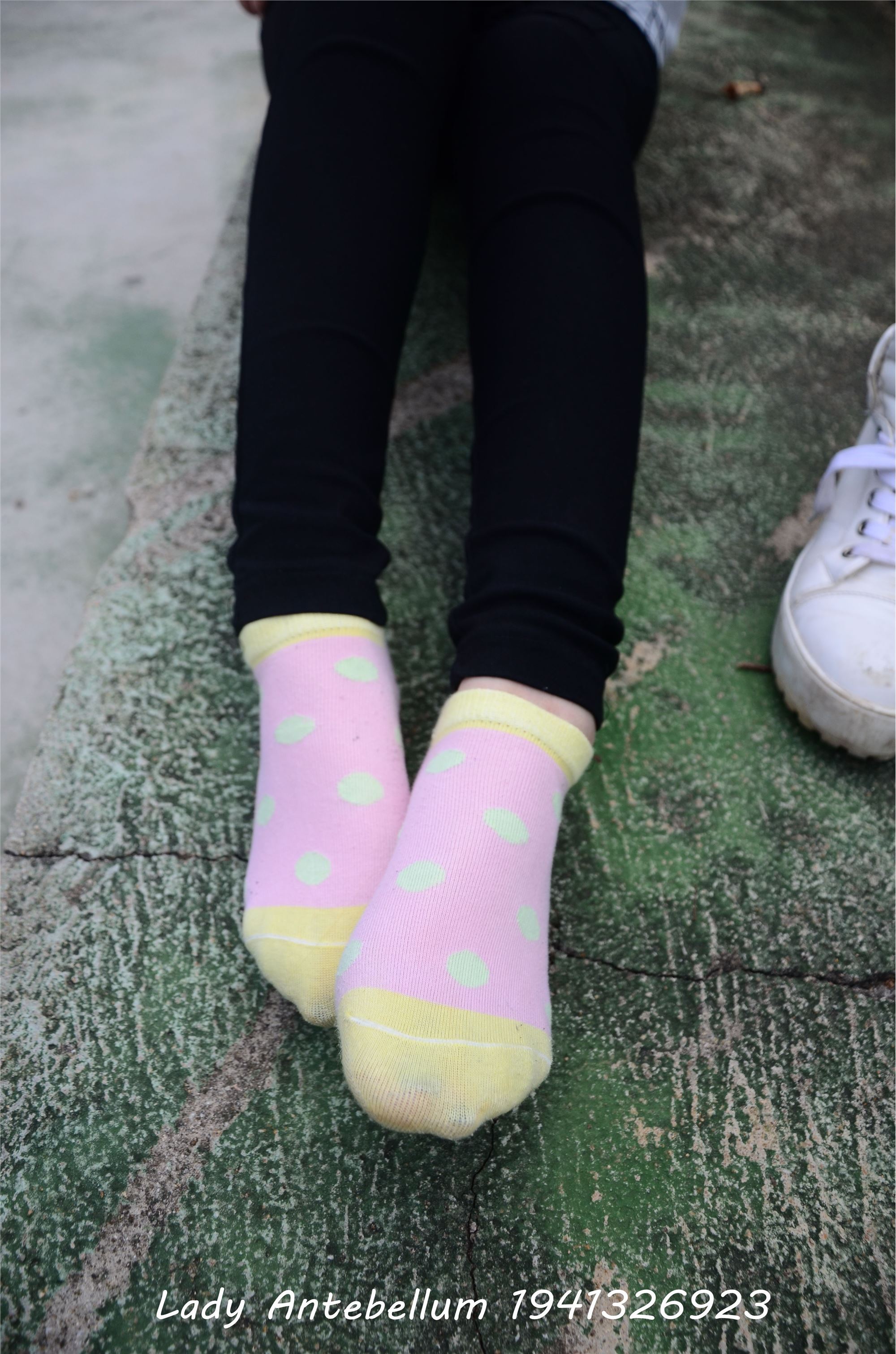 战前女神  恋足美腿棉袜女神级摄影套图 042