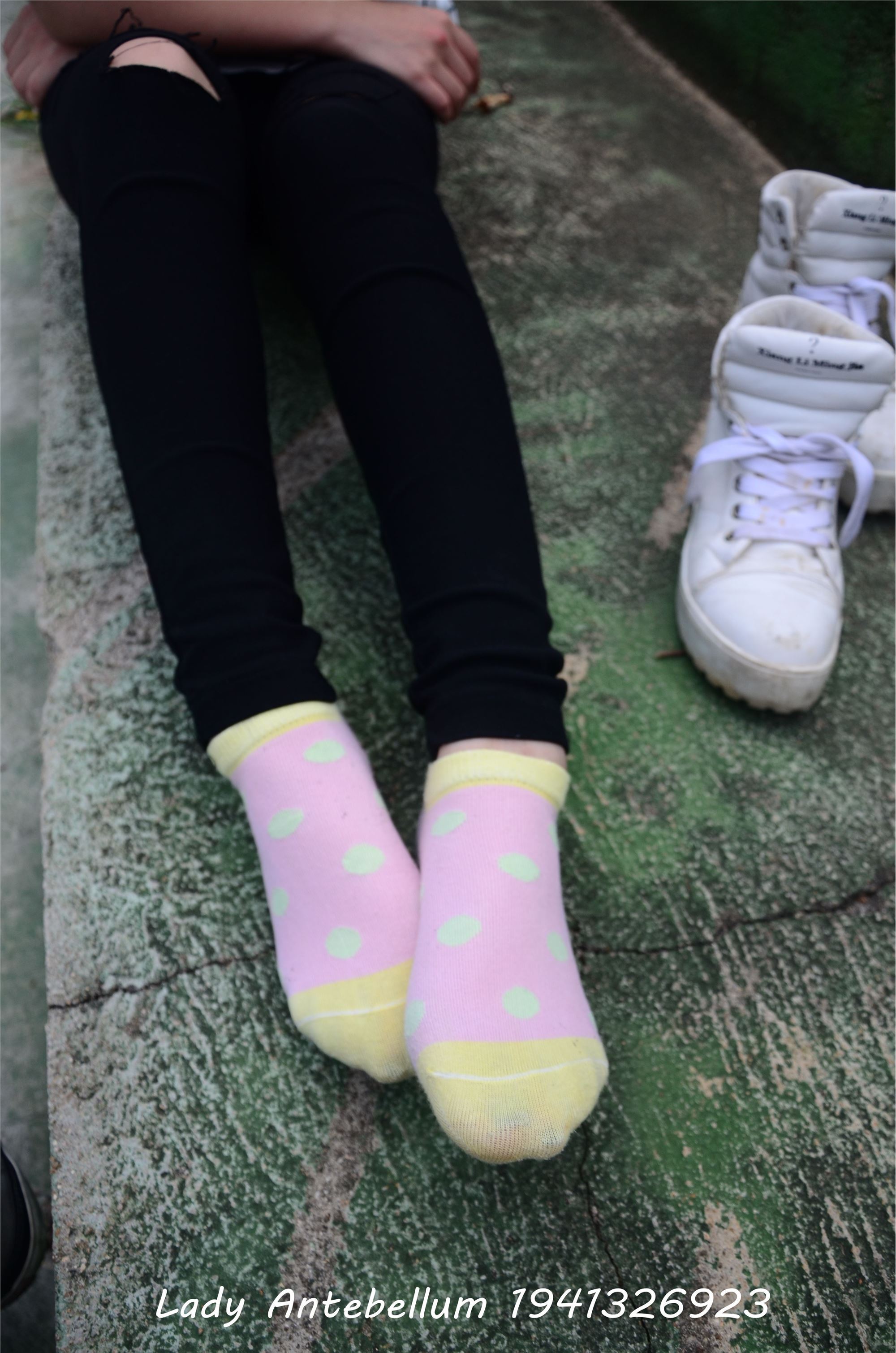 战前女神  恋足美腿棉袜女神级摄影套图 042